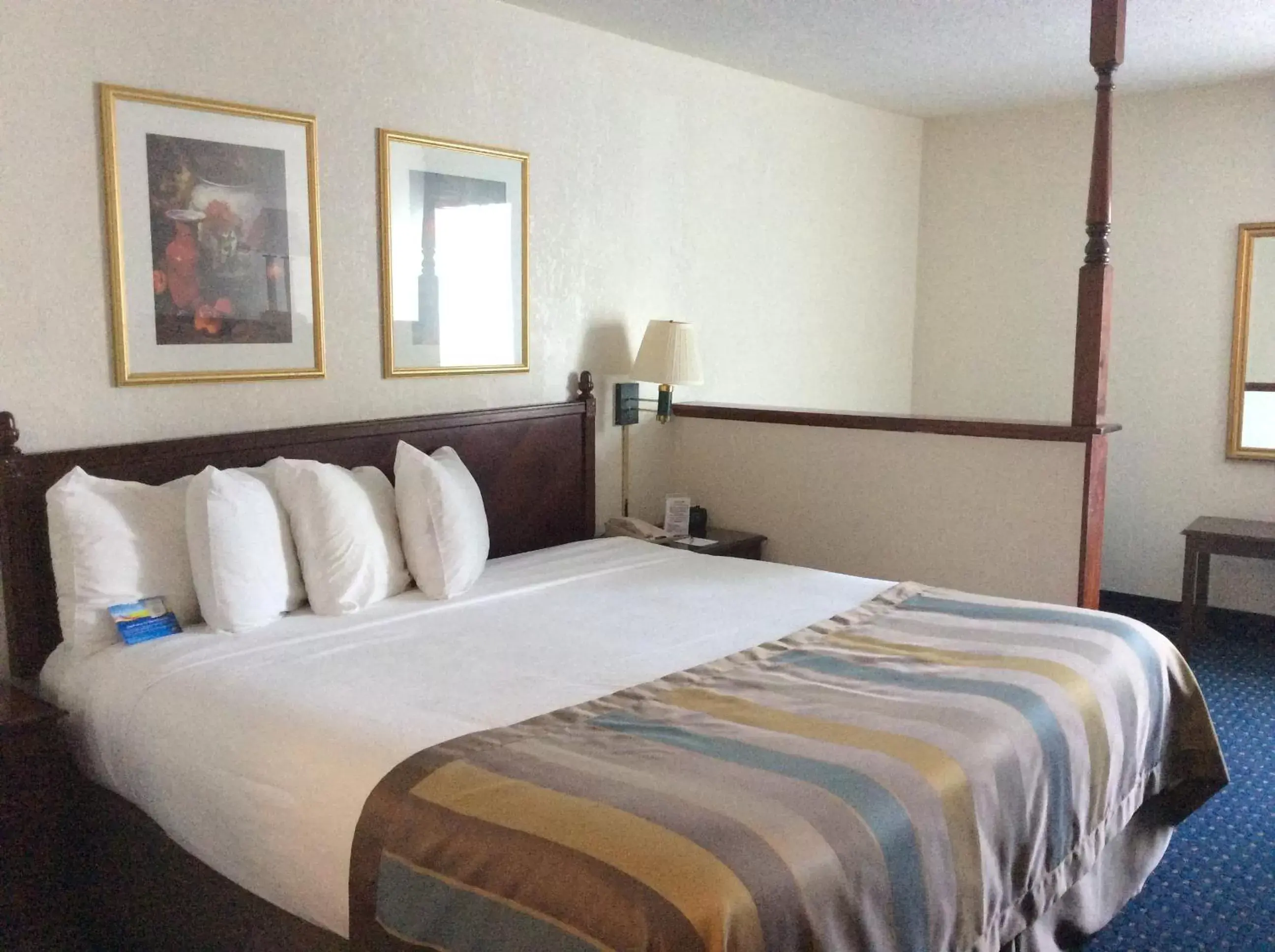 King Studio Suite - Non-Smoking in Baymont by Wyndham Greensboro/Coliseum King Studio Suite - Non-Smoking in Baymont by Wyndham Greensboro/Coliseum