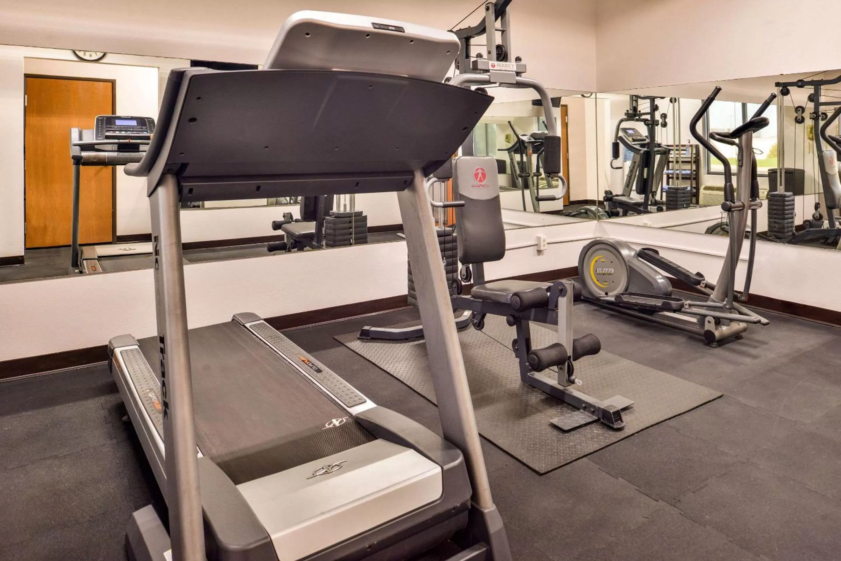 Fitness centre/facilities in Quality Inn Joplin I-44