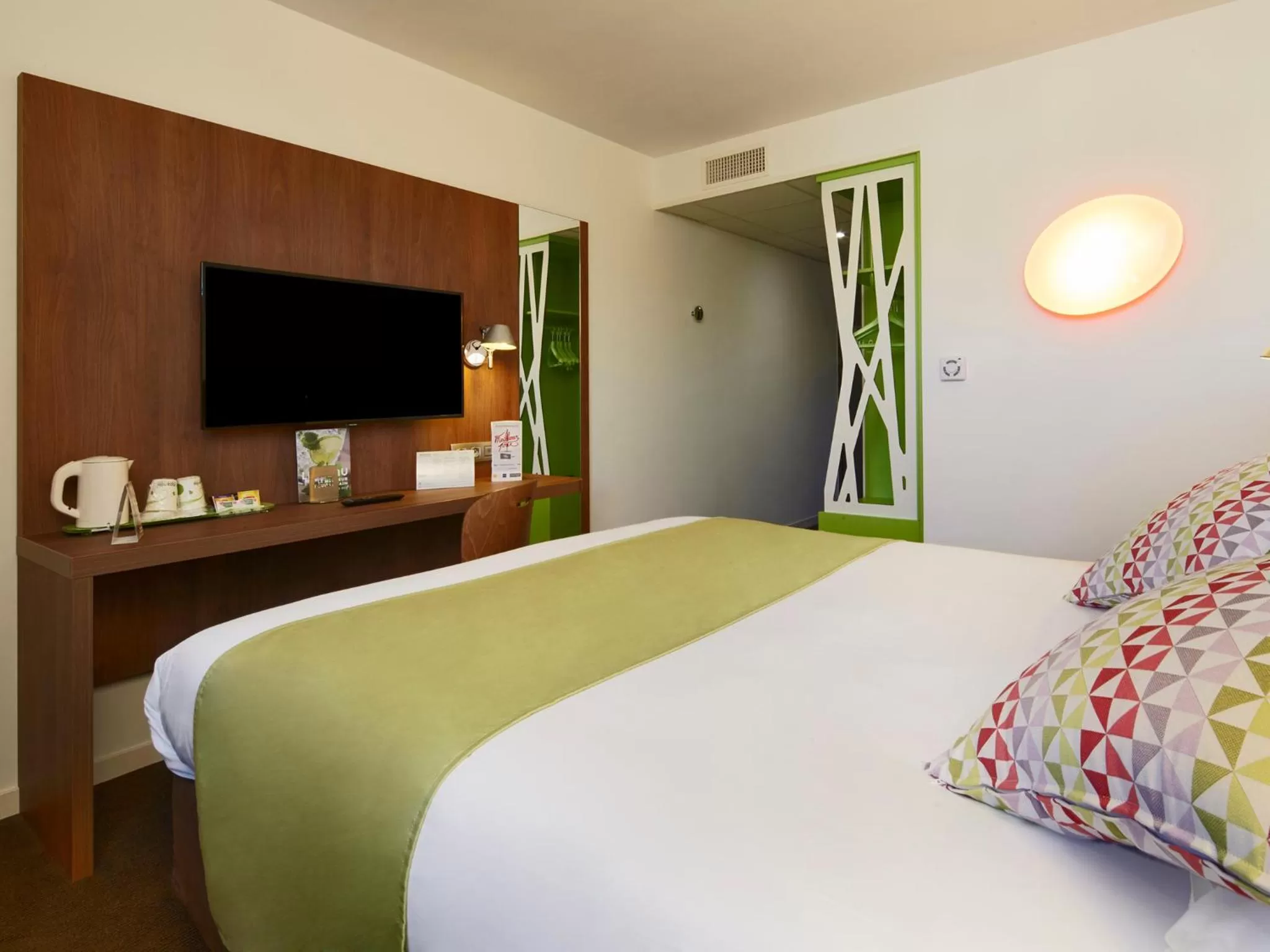 Bedroom, Bed in Campanile Ales Centre - Cévennes