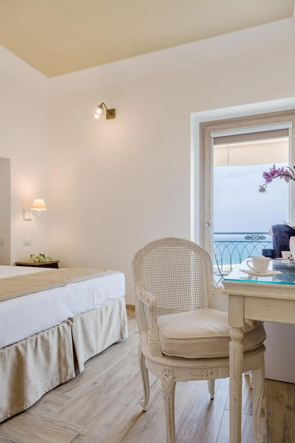 Bedroom, Bed in Domus Maris Relais Boutique Hotel