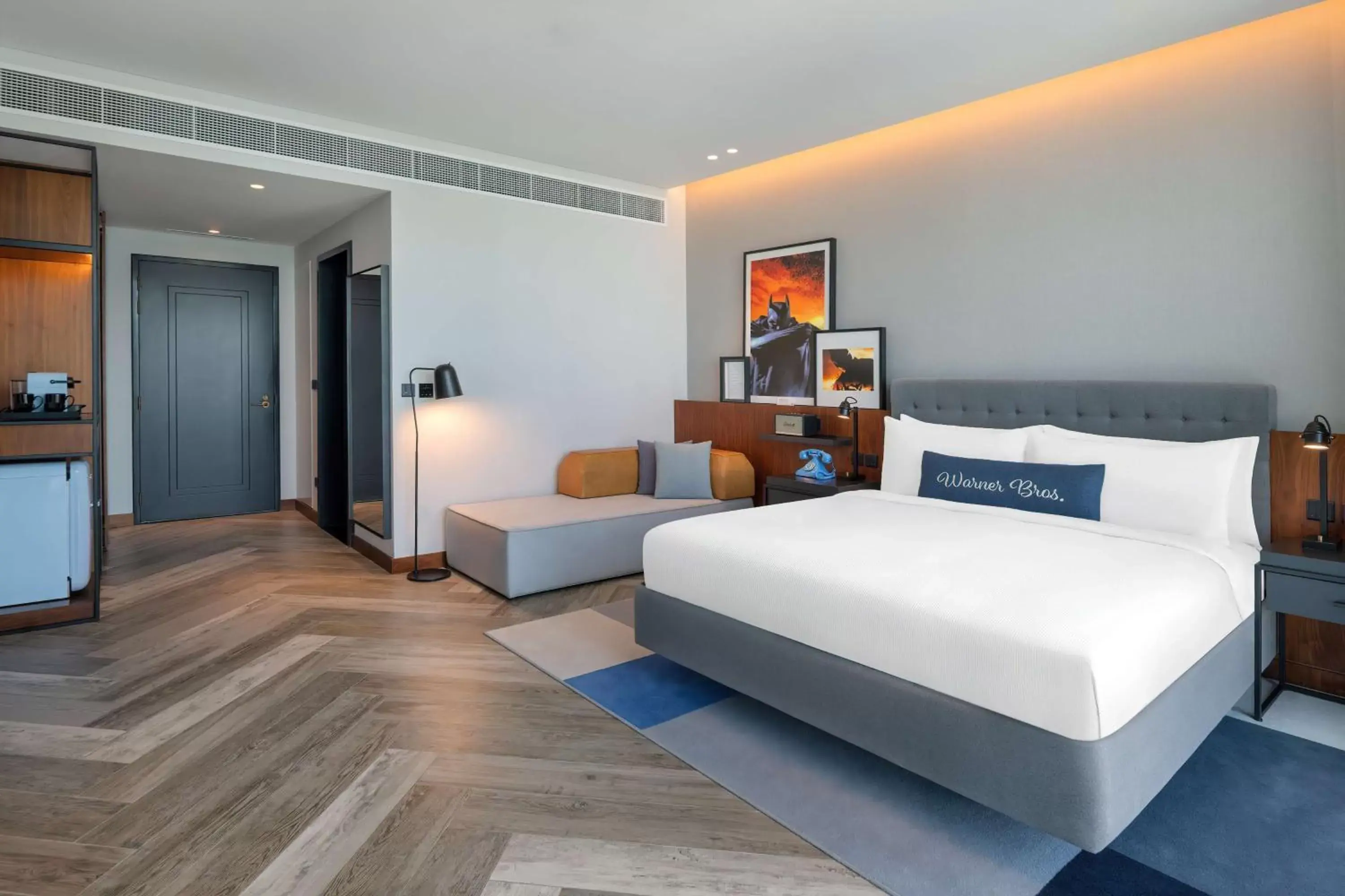 TV and multimedia, Bed in The WB Abu Dhabi, Curio Collection By Hilton