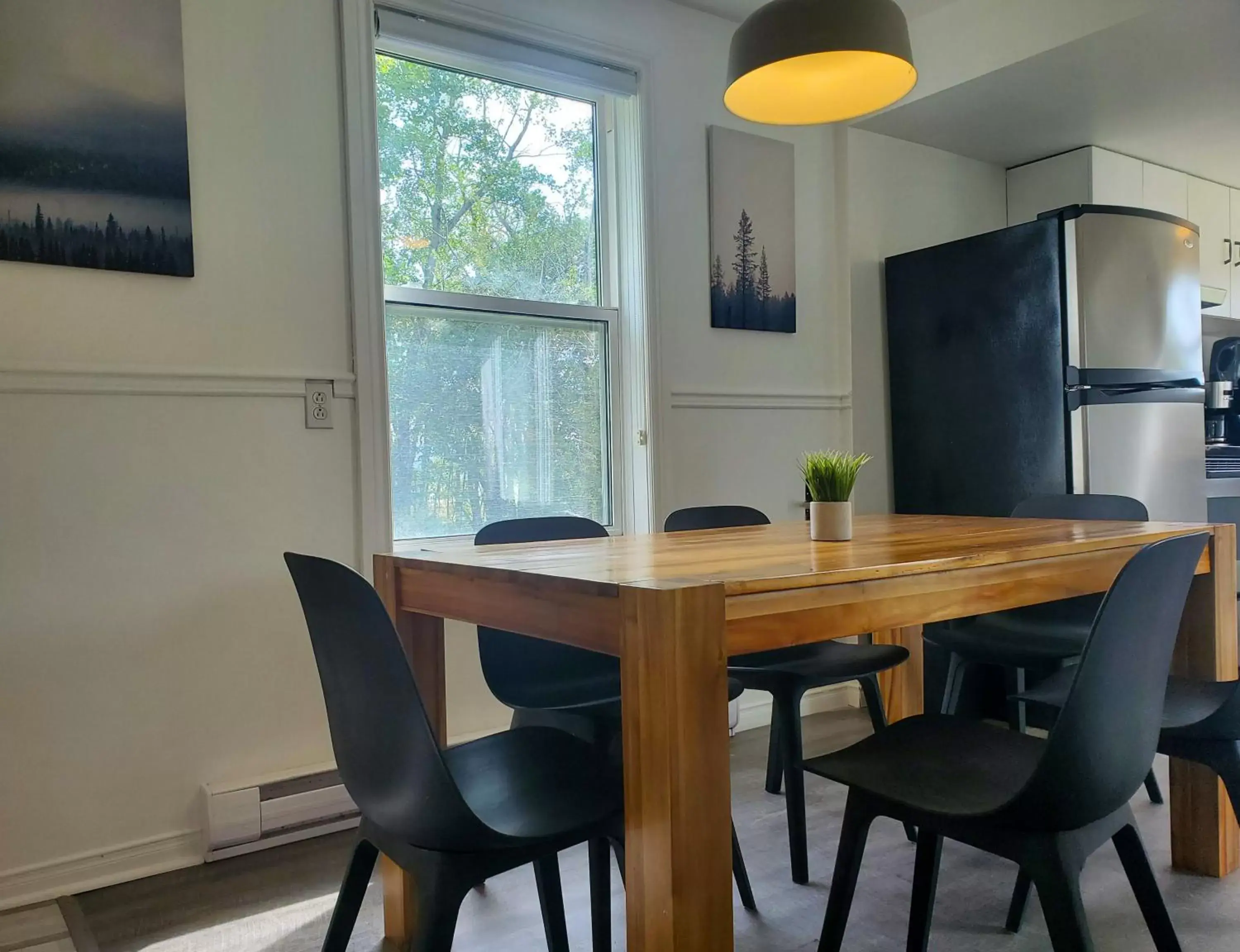 Dining Area in Lofts Fleuve et Montagnes