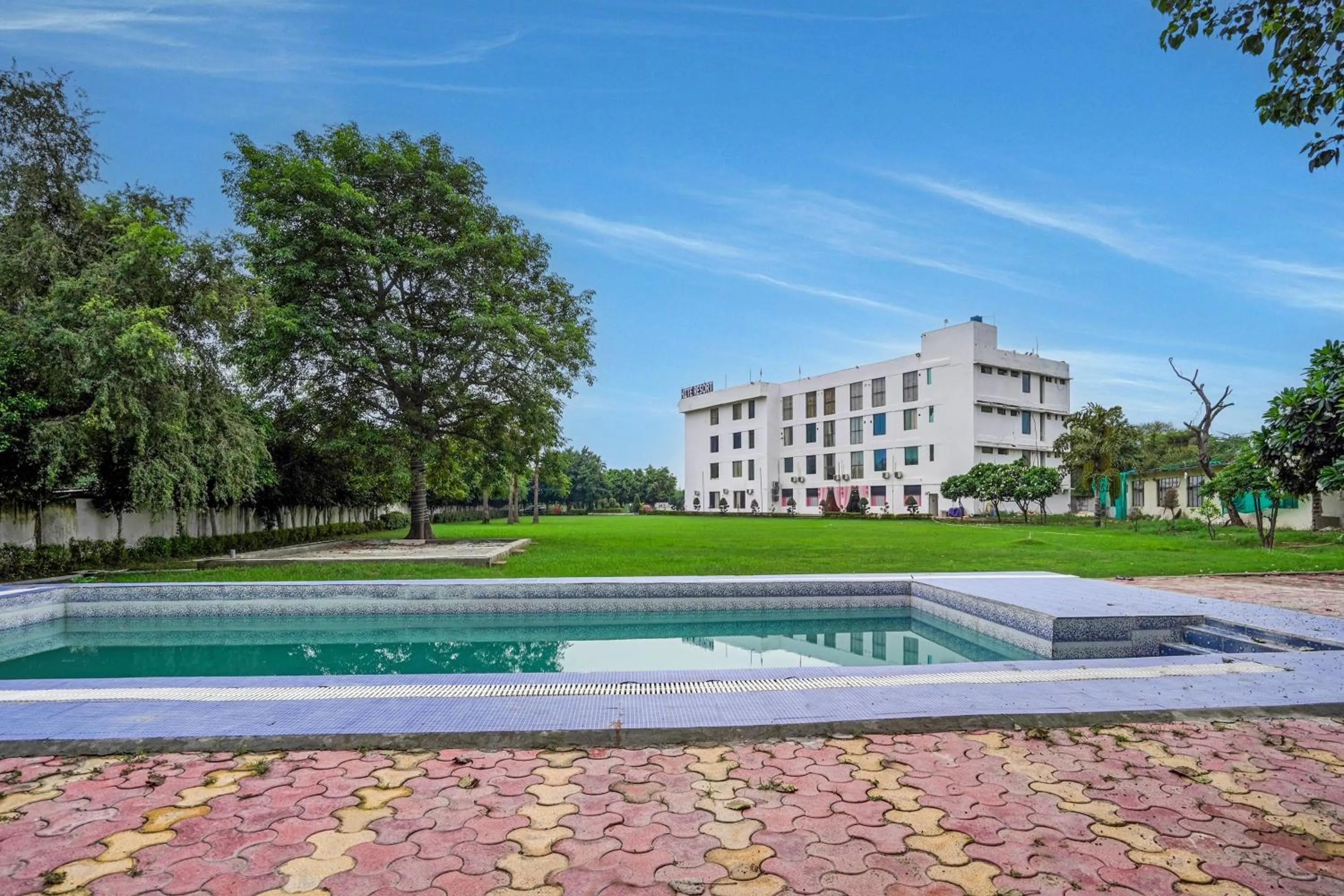 Swimming Pool in Palette - Hotel Nature Retreat Resort