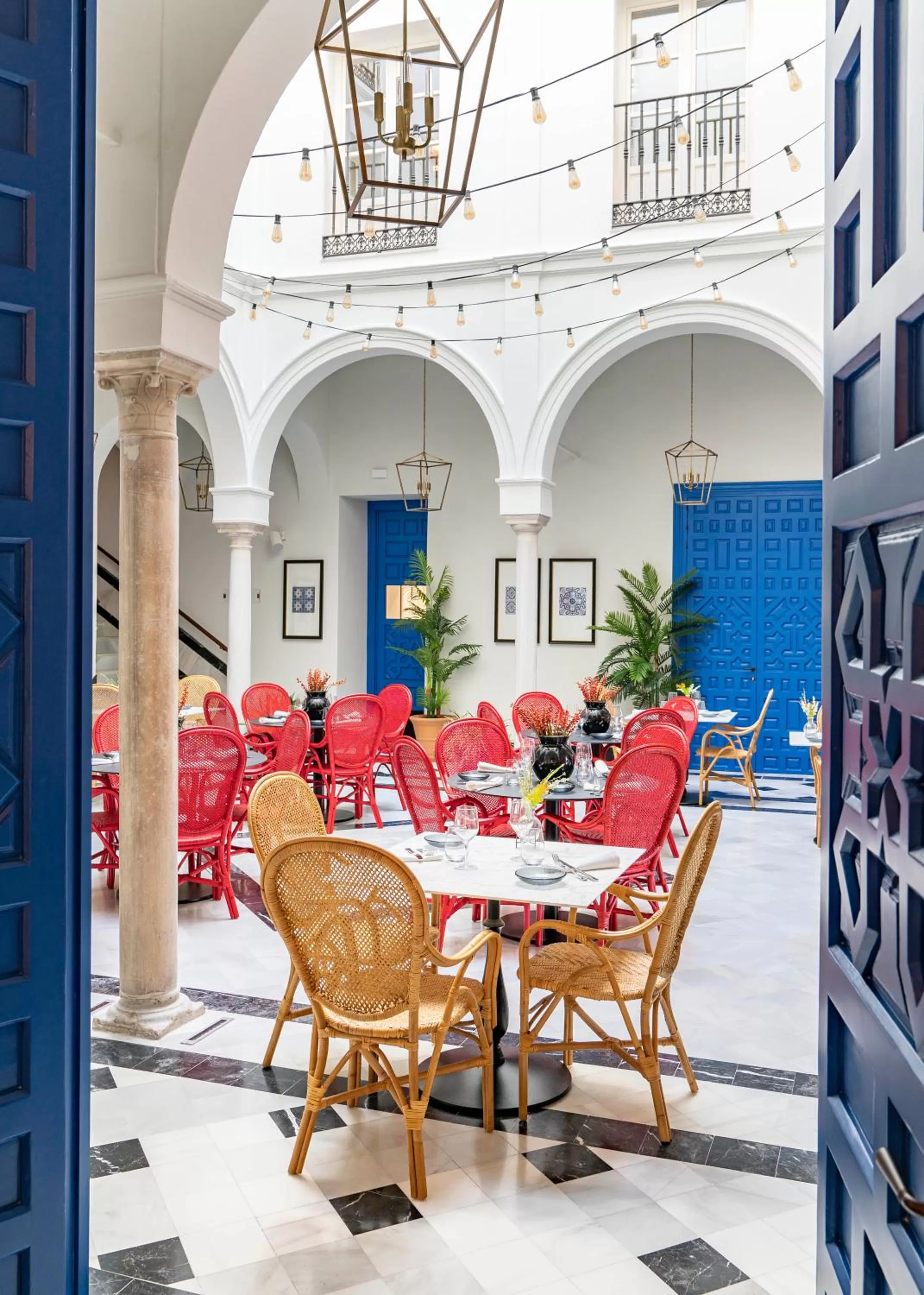 Inner courtyard view in Vincci Molviedro