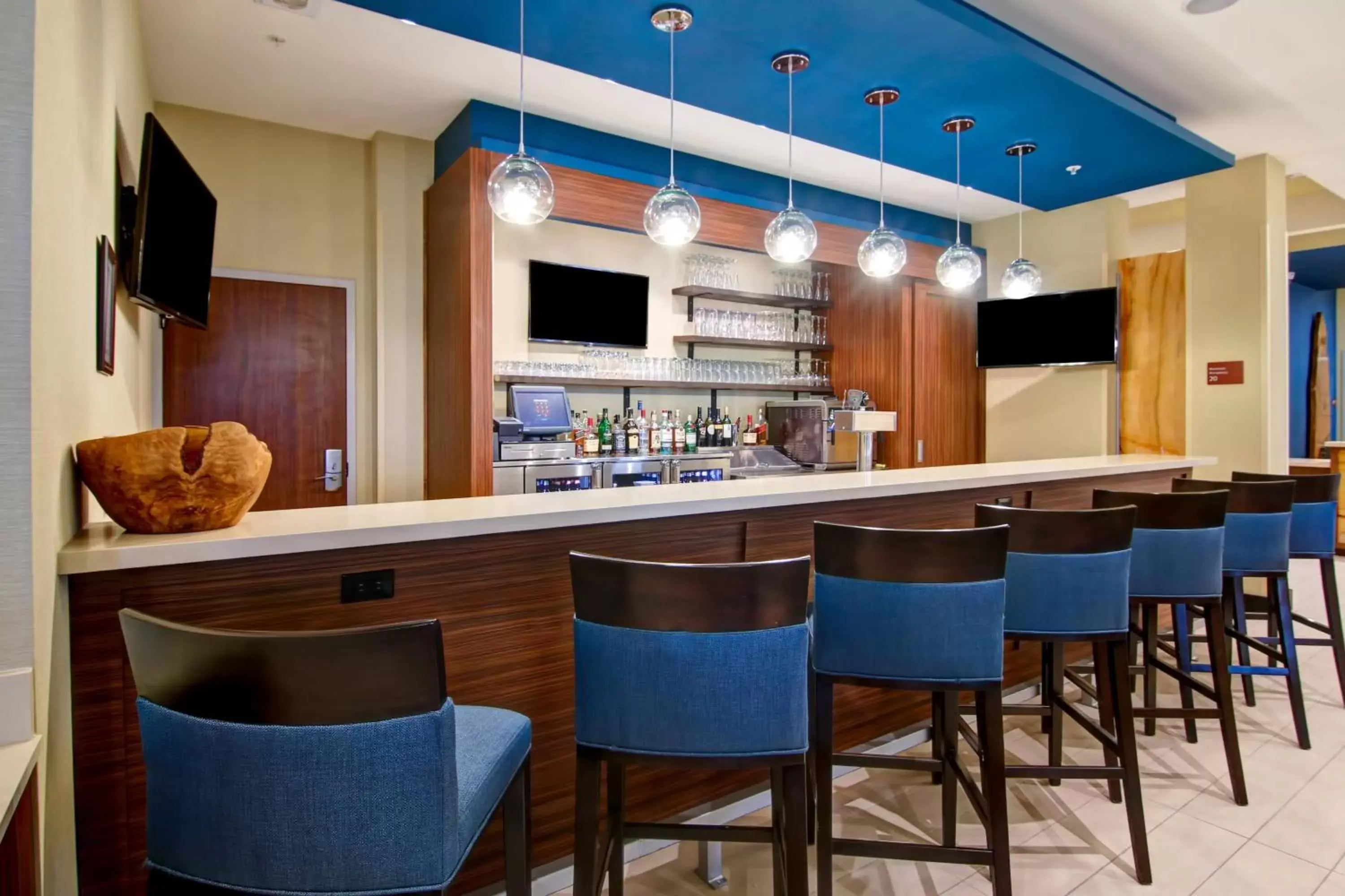 Lounge or bar, Lounge/Bar in TownePlace Suites by Marriott Kincardine