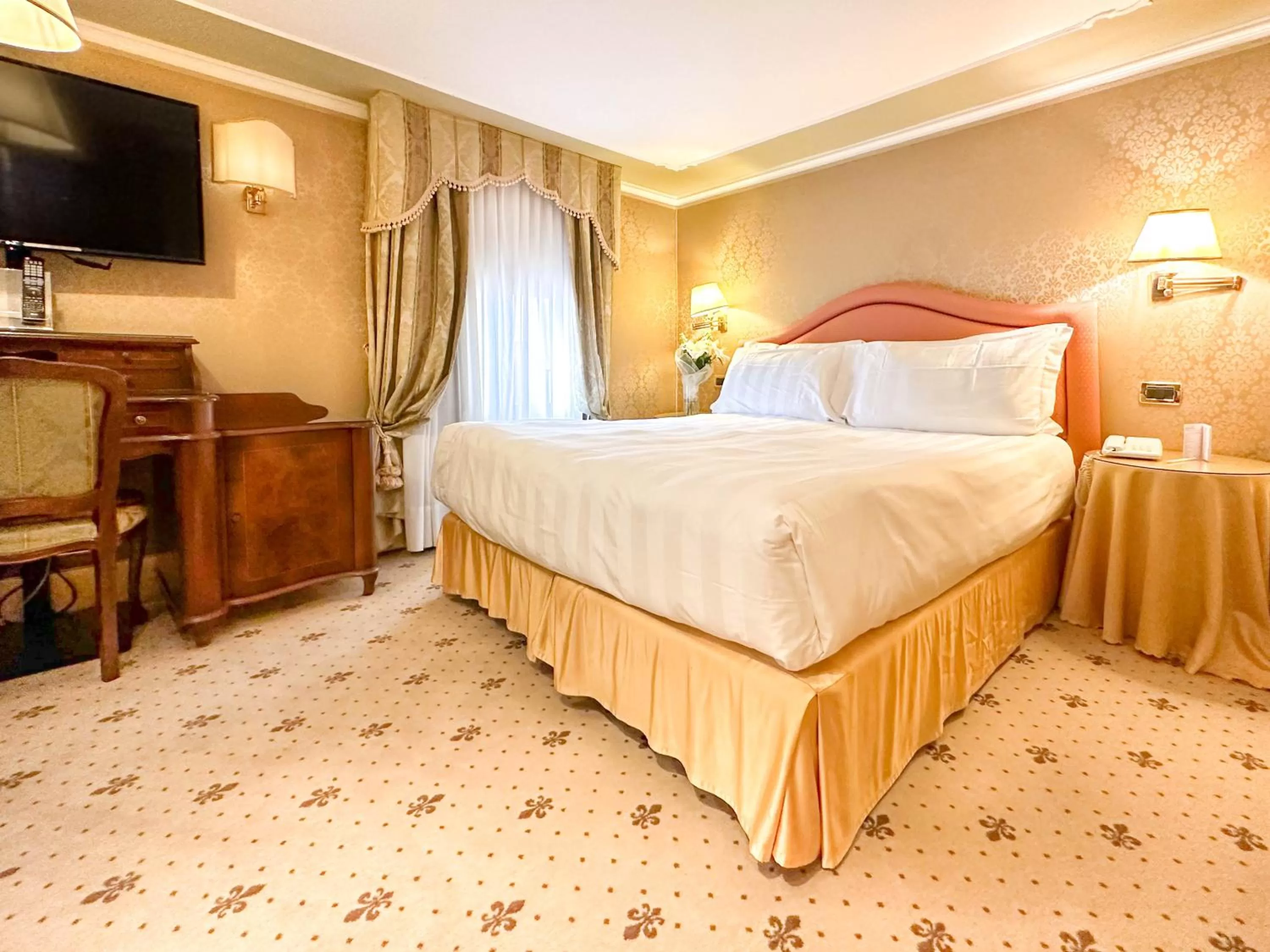 Photo of the whole room, Bed in Hotel Colombina