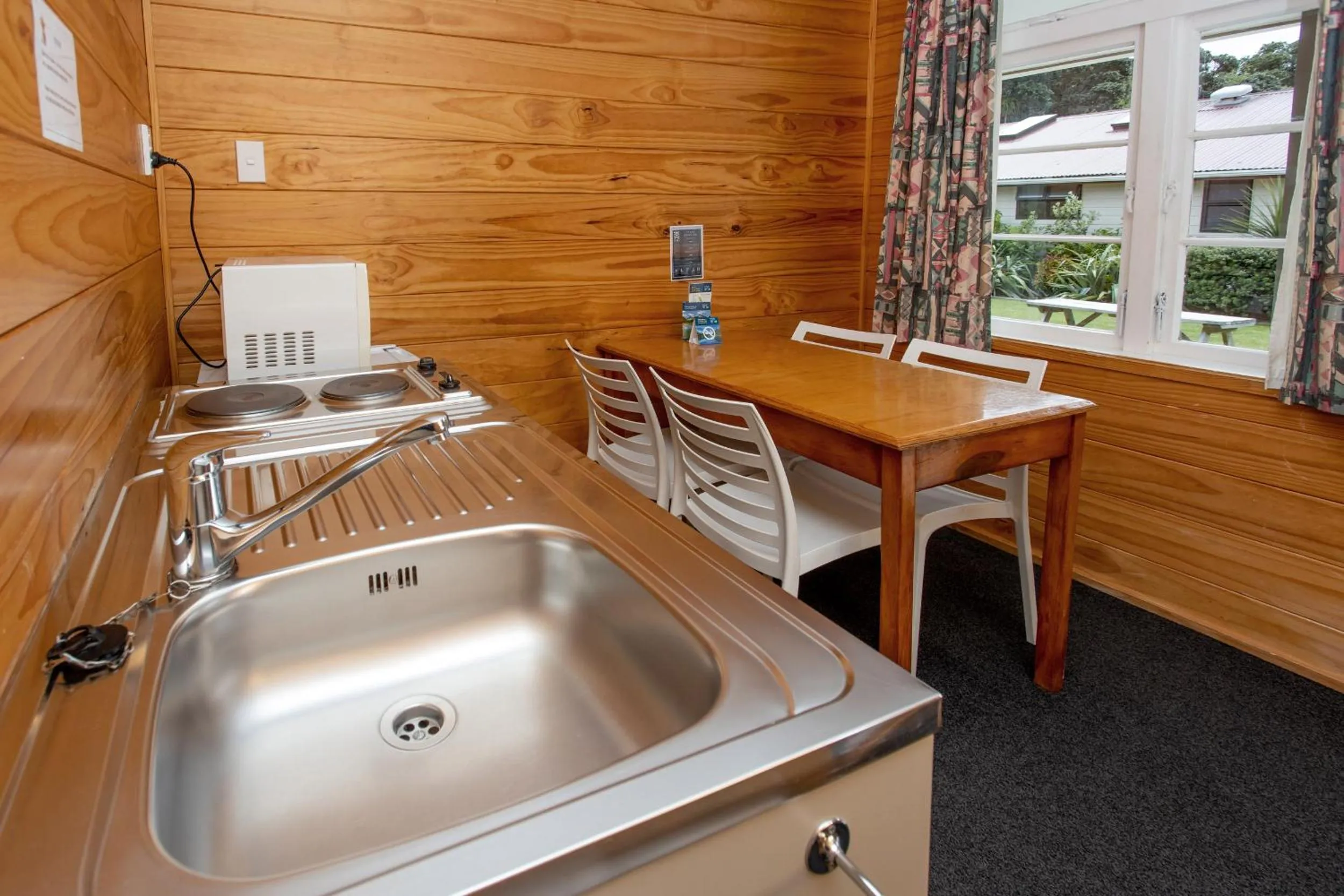 Kitchen or kitchenette in Wellington TOP 10 Holiday Park