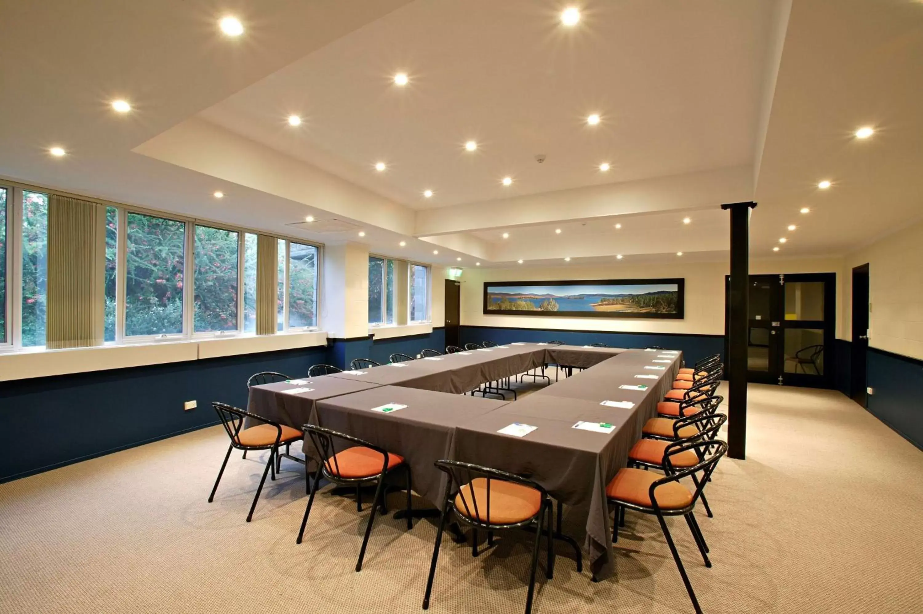 Meeting/conference room in Rydges Horizons Snowy Mountains