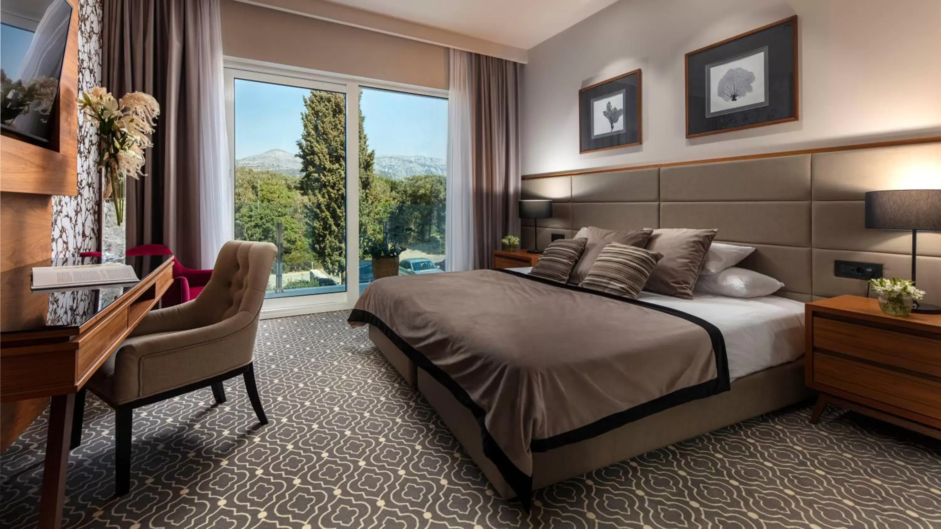 Bedroom in Royal Ariston Hotel