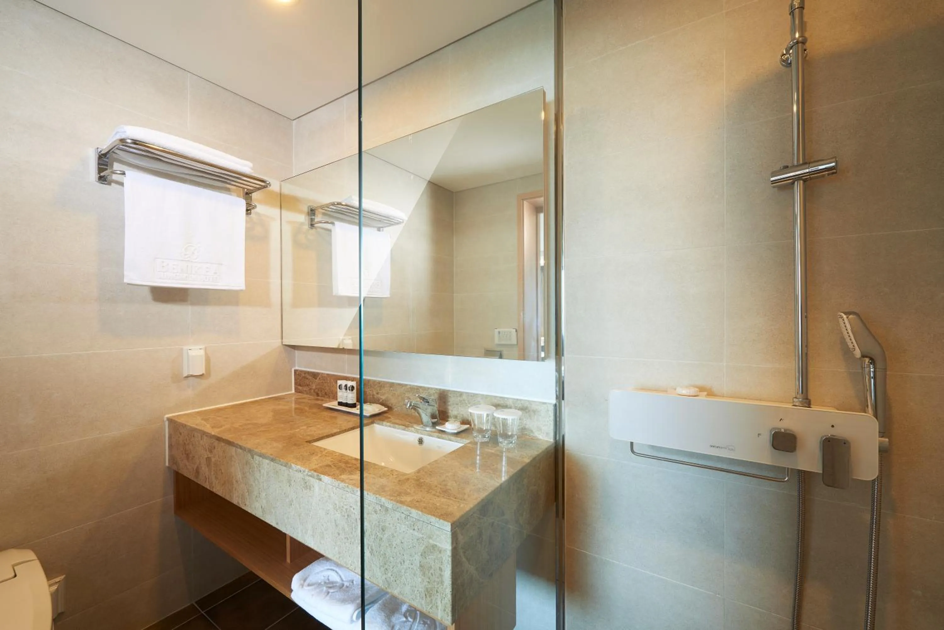 Benikea Jungmun Hotel