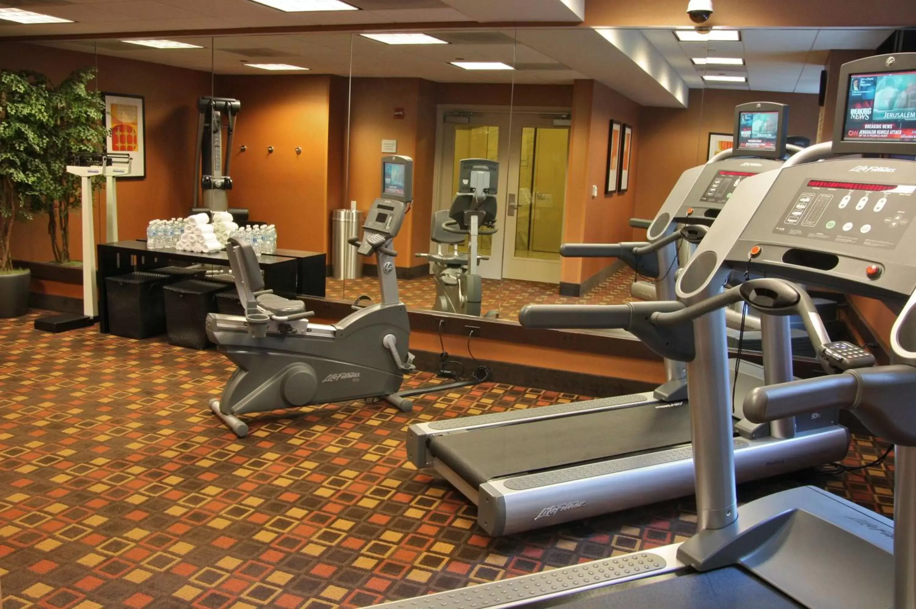Fitness centre/facilities, Fitness Center/Facilities in Hampton Inn Majestic Chicago Theatre District