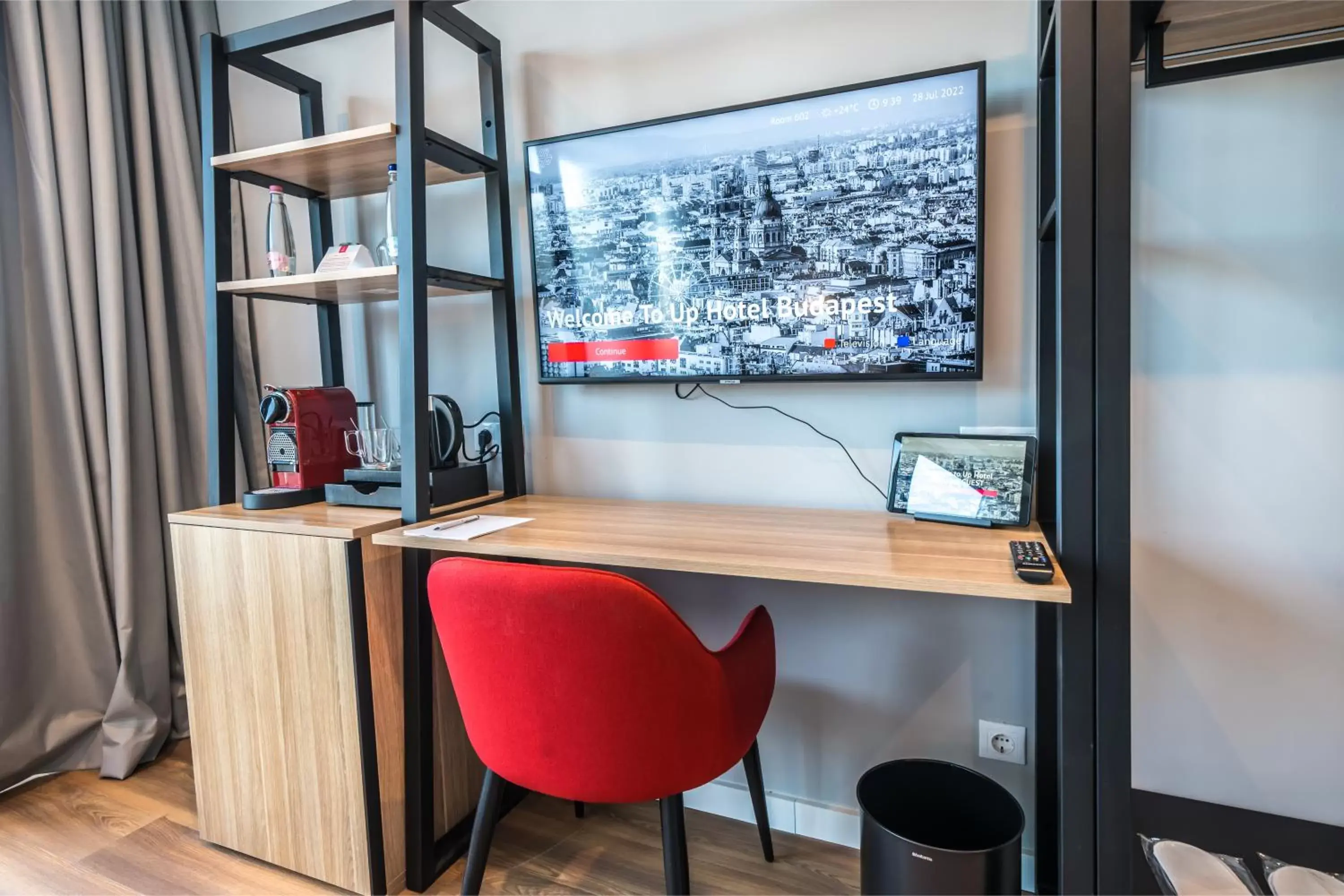 TV and multimedia, TV/Entertainment Center in Up Hotel Budapest