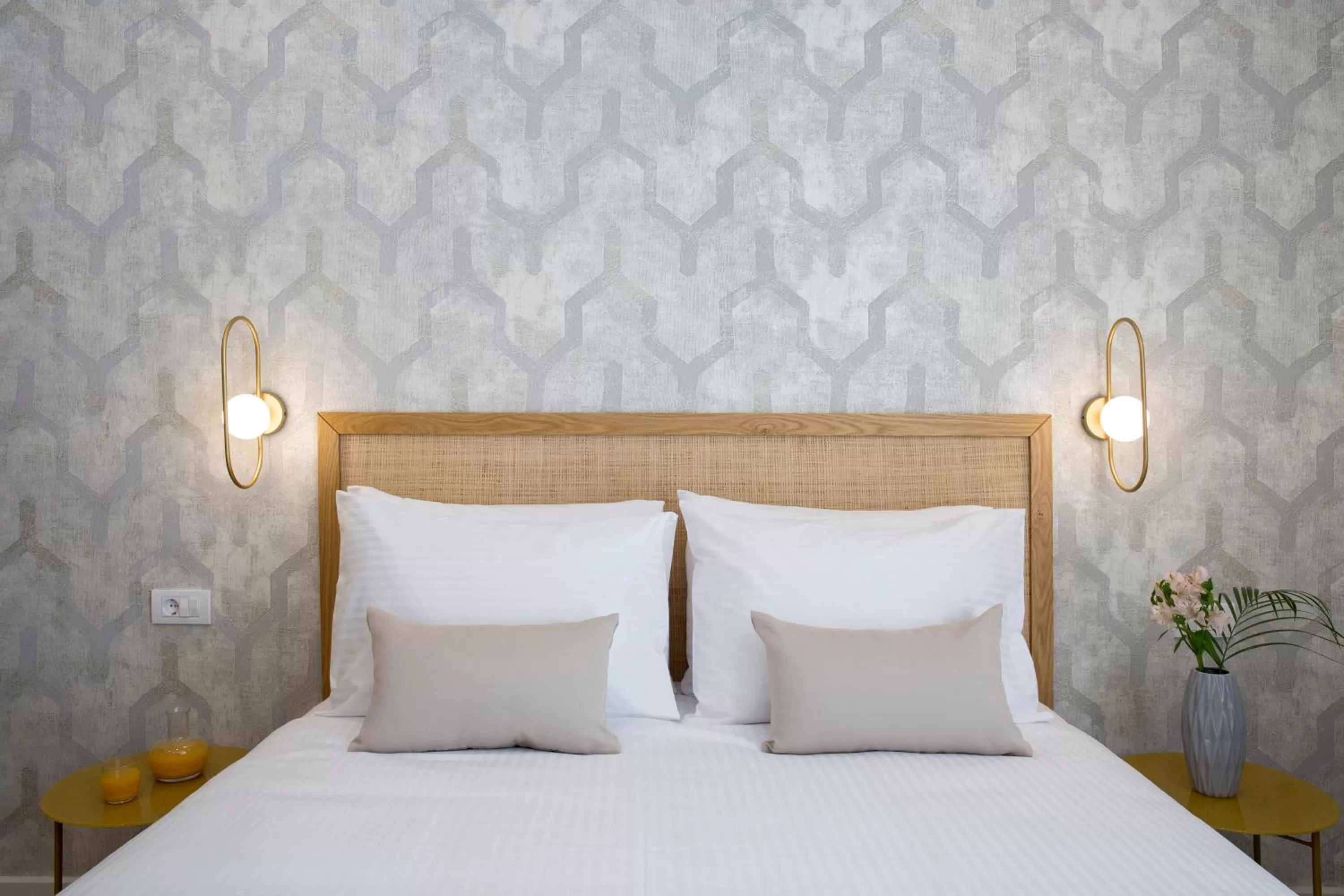 Bed in Hypnos Inn Athens