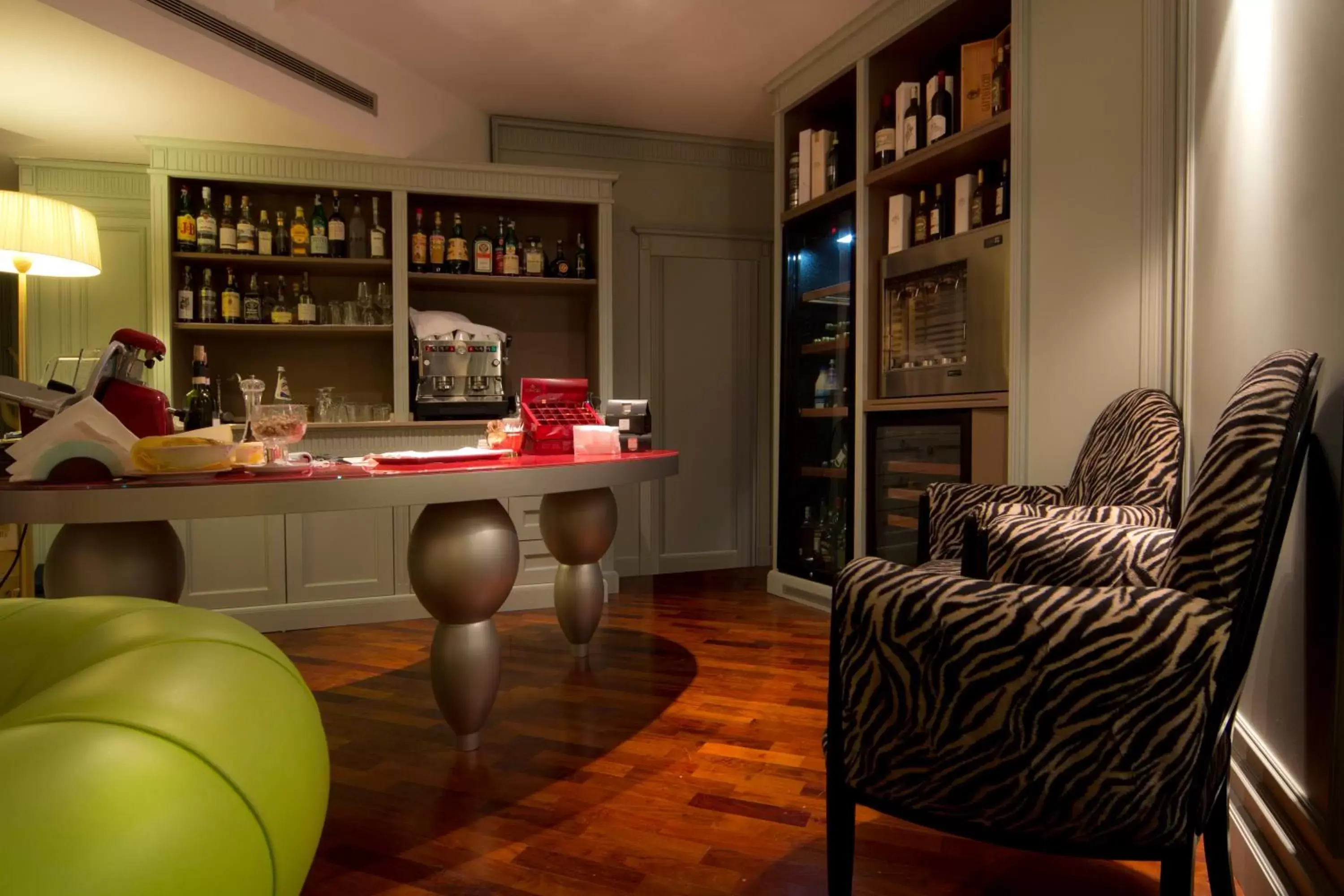 Communal lounge/ TV room, Lounge/Bar in Grand Hotel Terme & SPA