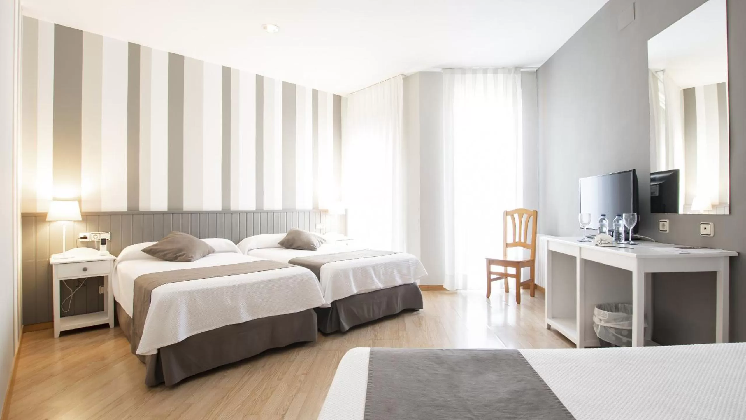 Bed in Hotel Isabel de Segura