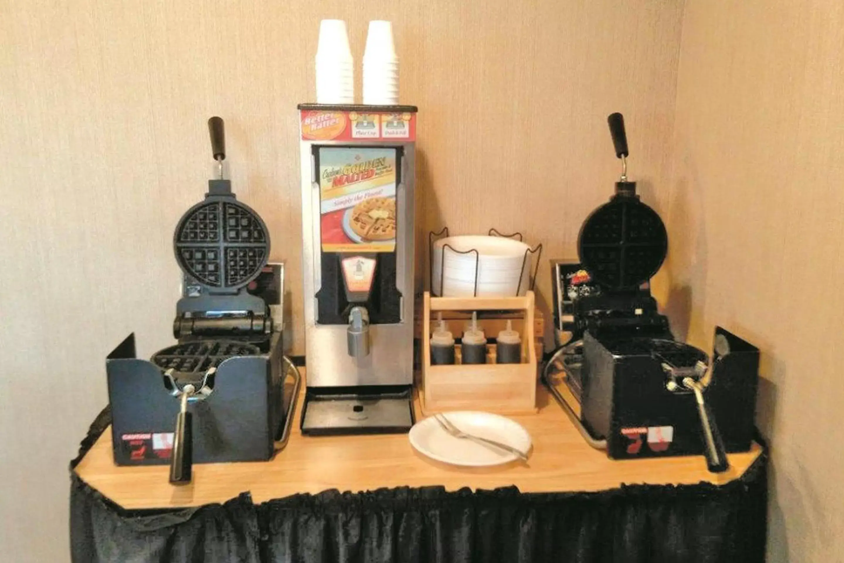 Food in La Quinta Inn by Wyndham Detroit Southgate