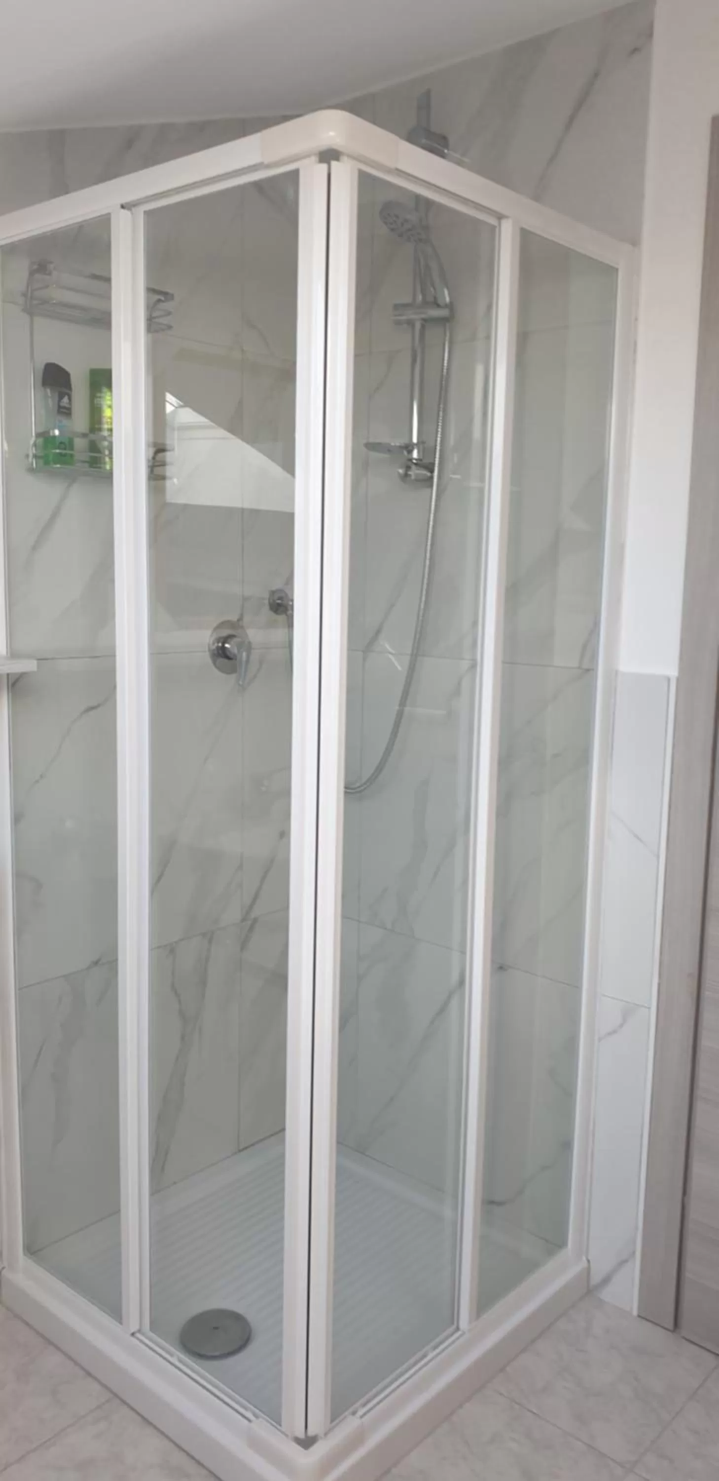 Bathroom in Le Acacie rooms - ex B&B