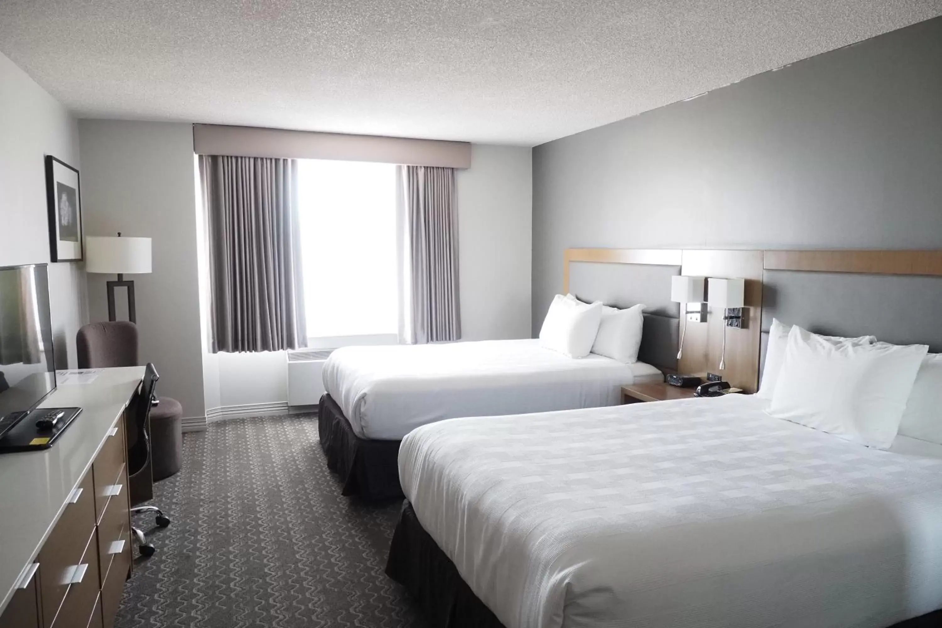 Bed in Best Western Plus Vancouver Airport Hotel