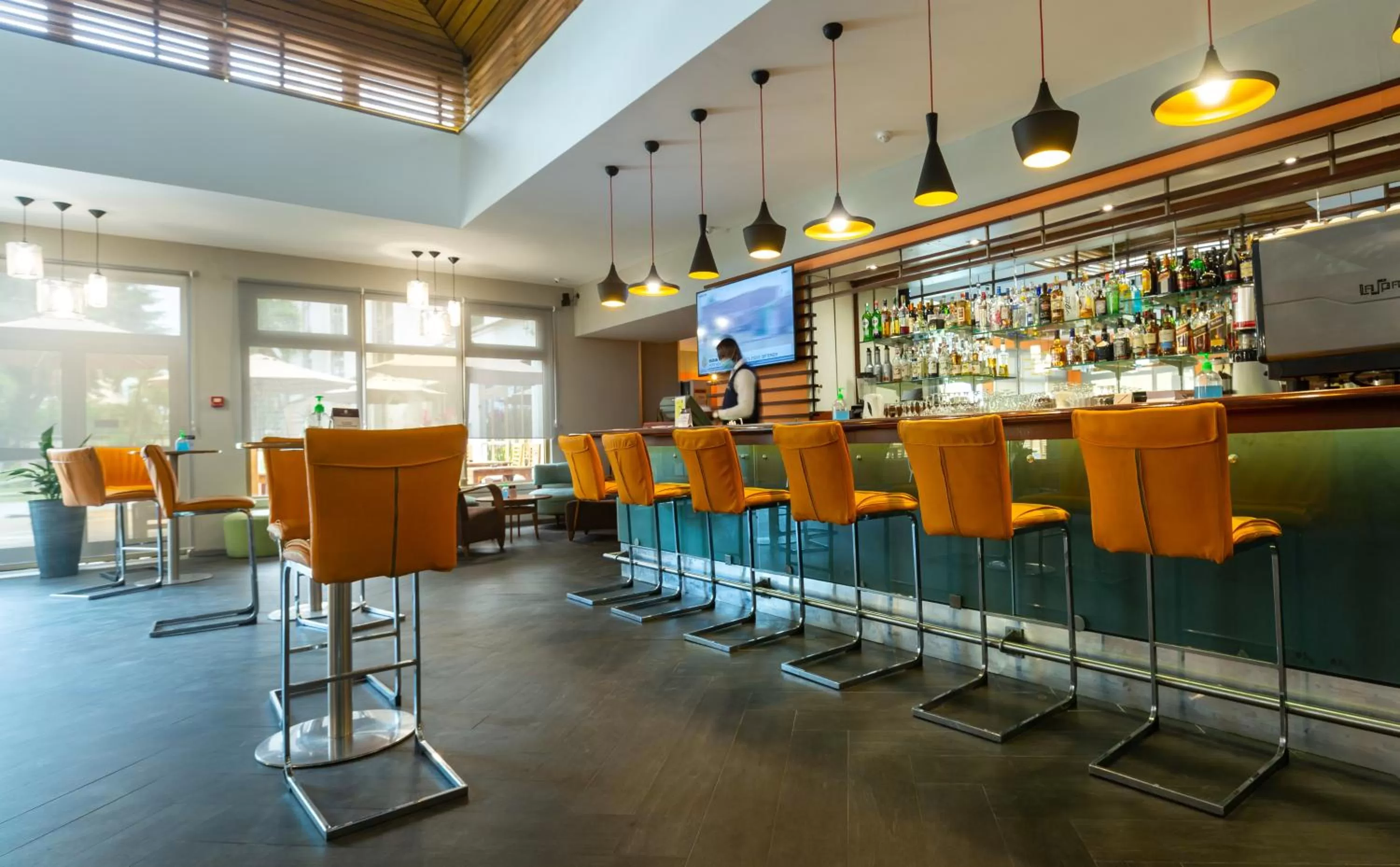 Lounge or bar in Accra City Hotel