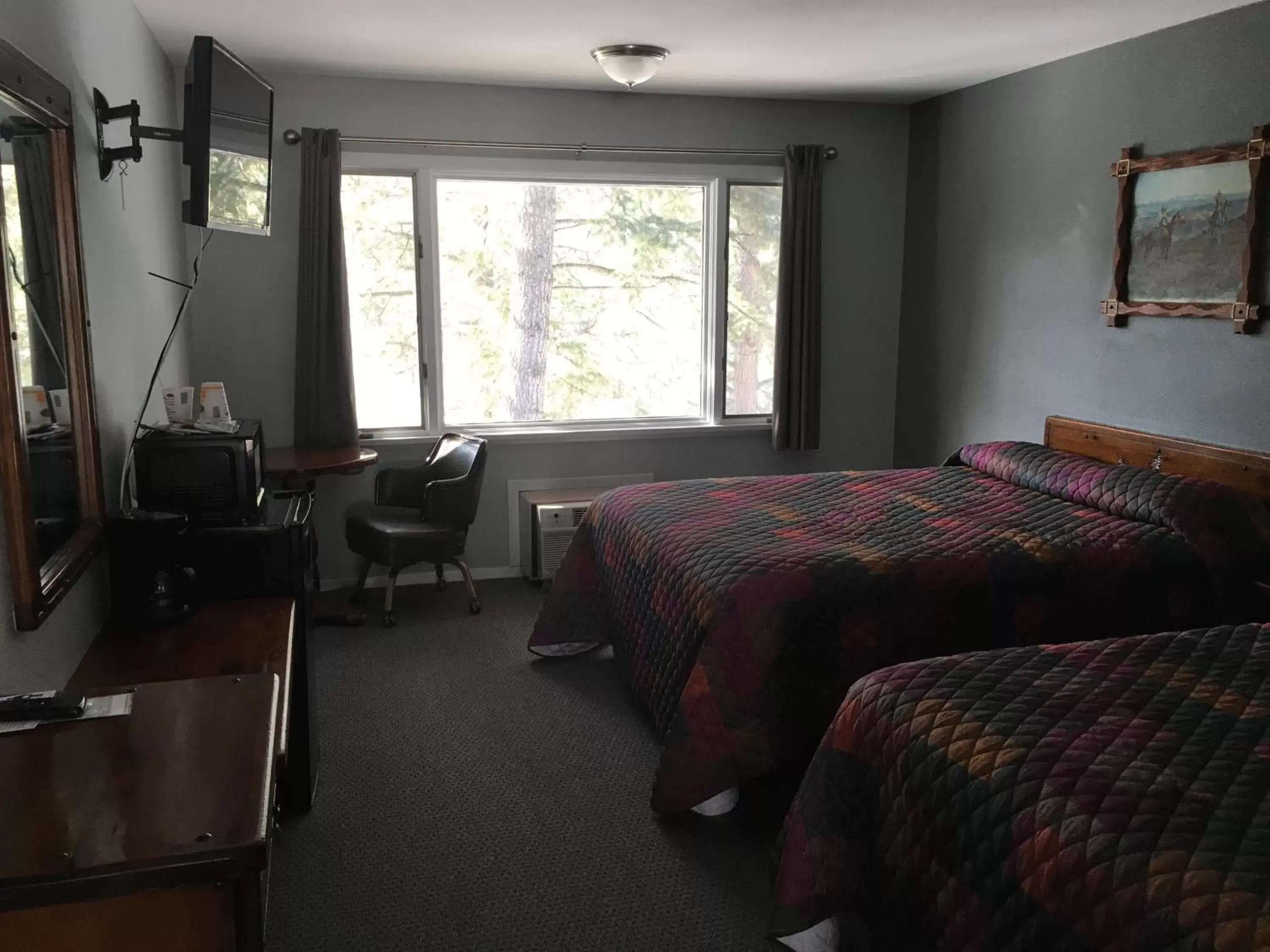Bedroom in Rimrock Lodge LLC