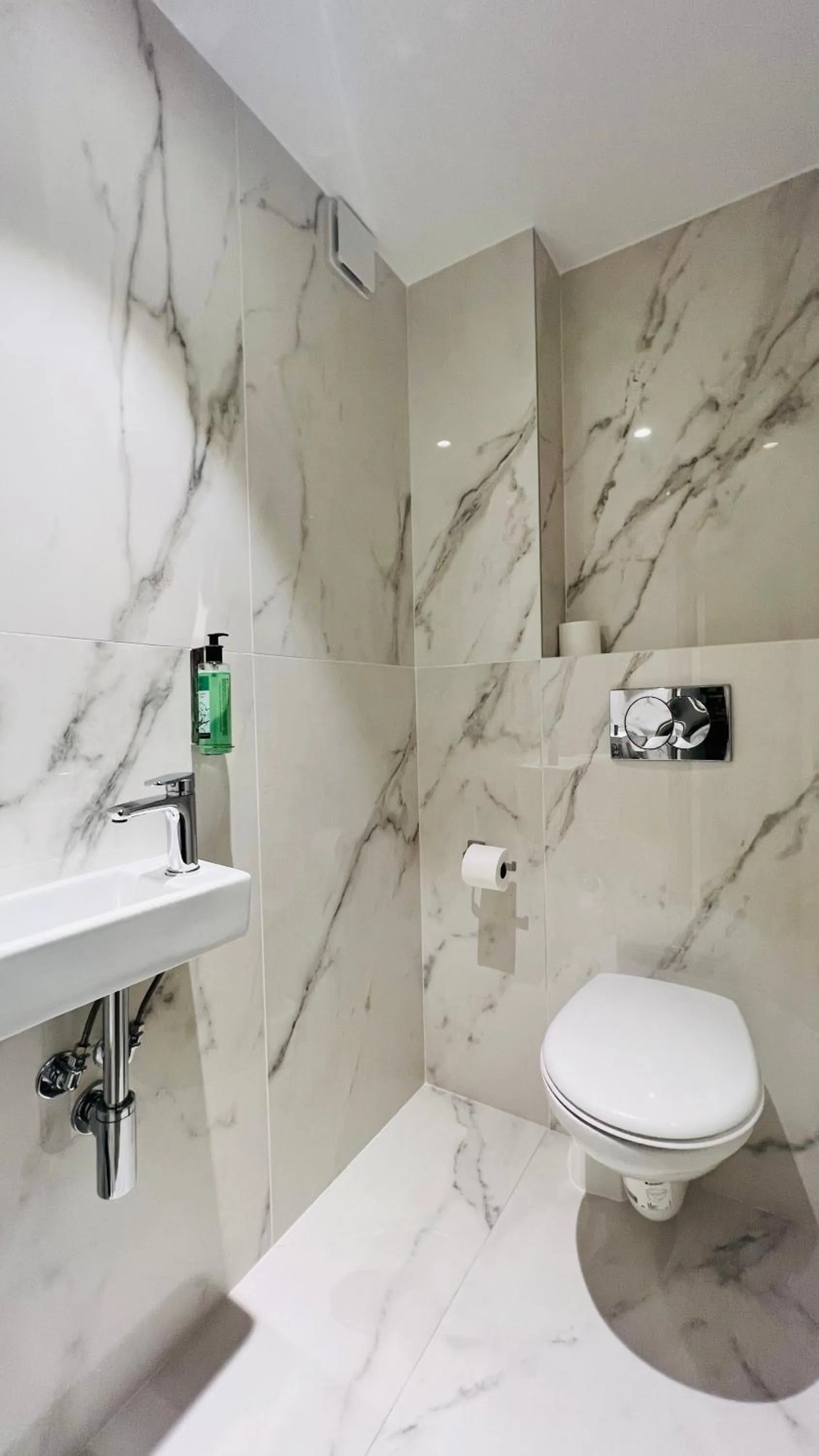 Toilet in Hotel du Pin Nice Port