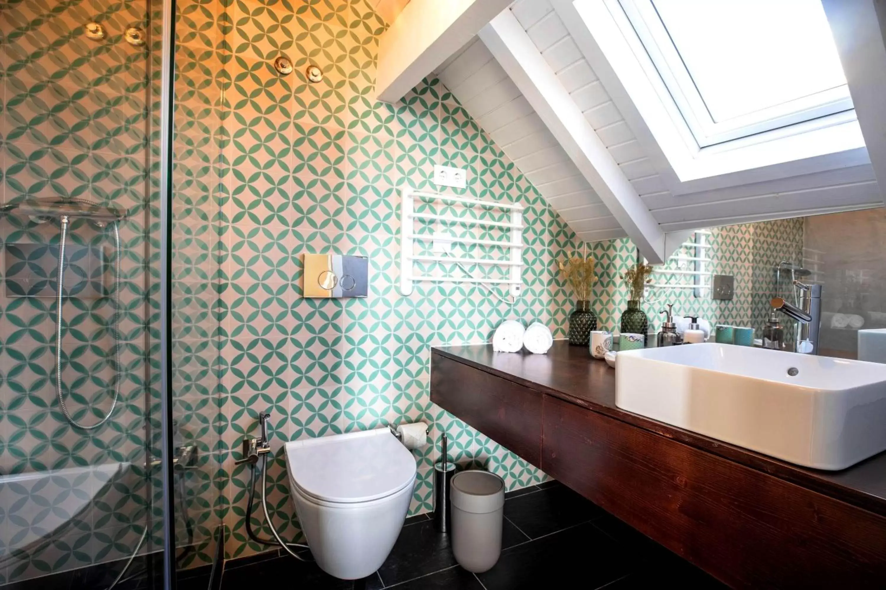 Bathroom in Harbour Inn Design Townhouse