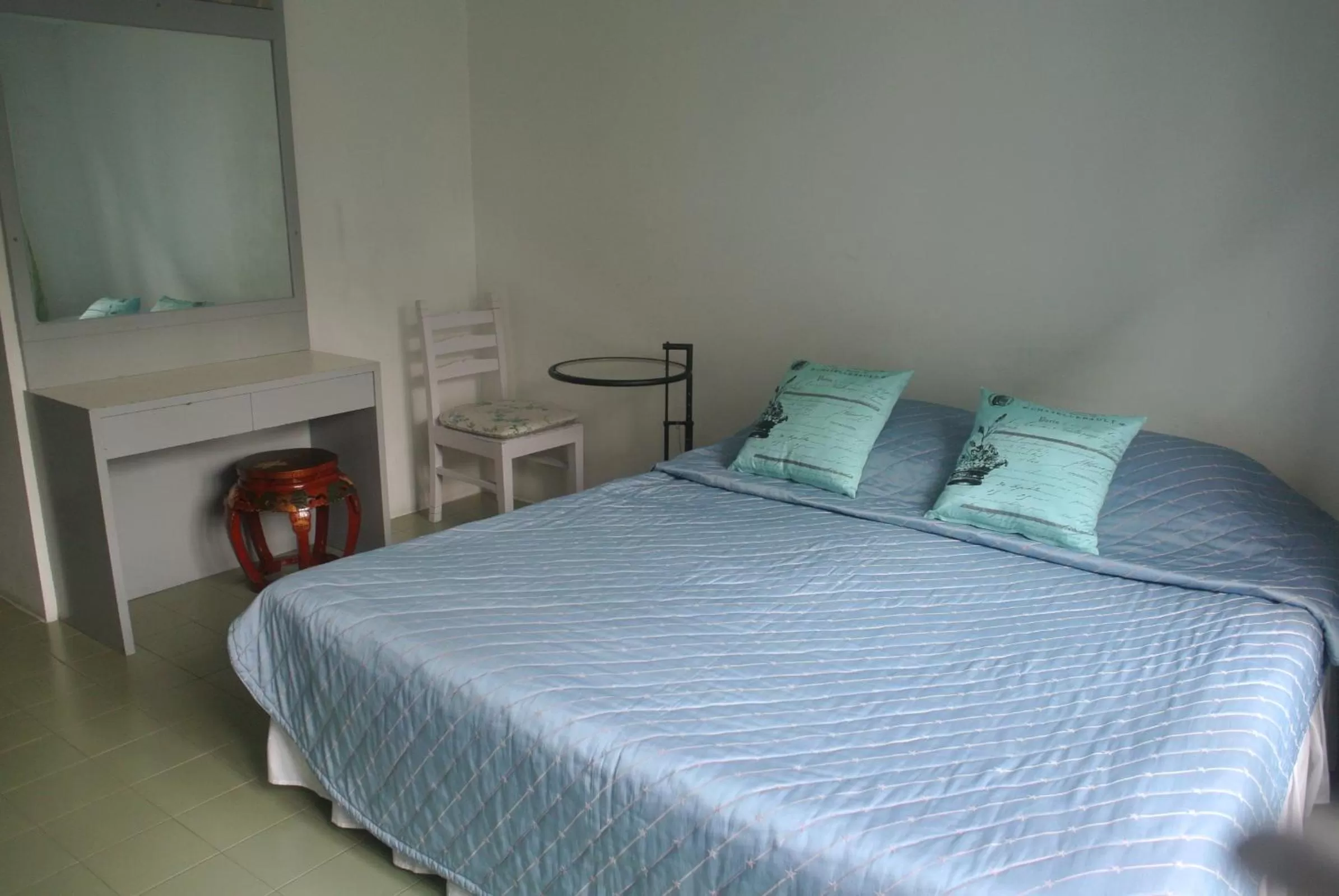 Photo of the whole room, Bed in Oriental Smile Hotel