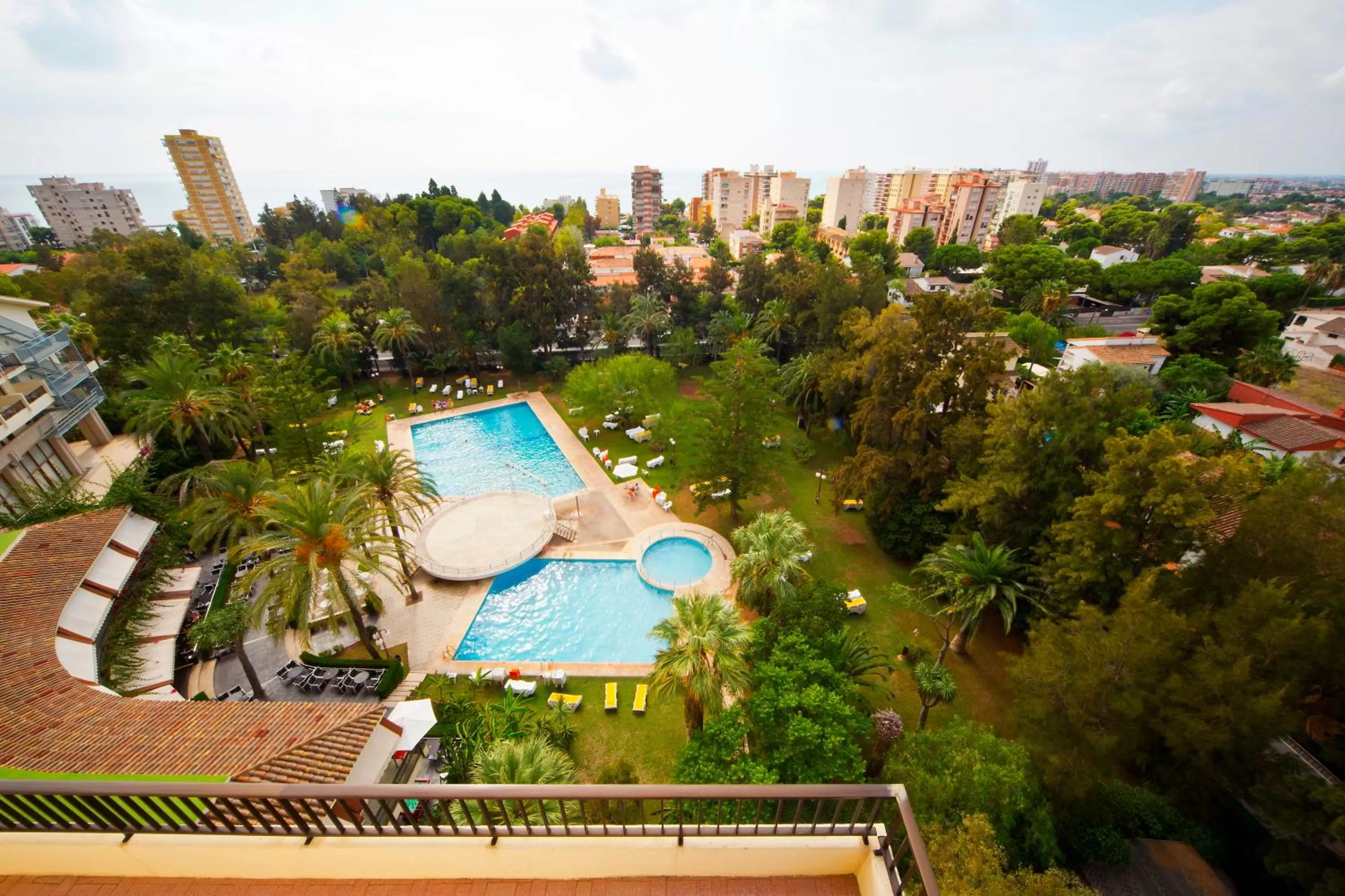 Bird's eye view in Intelier Orange