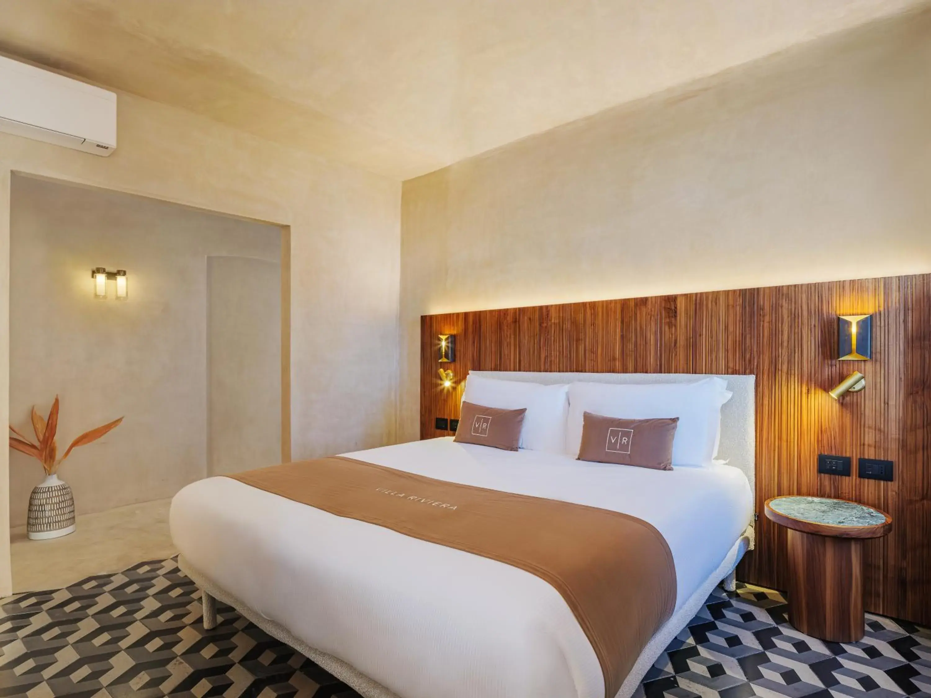 Bed in Villa Riviera Resort