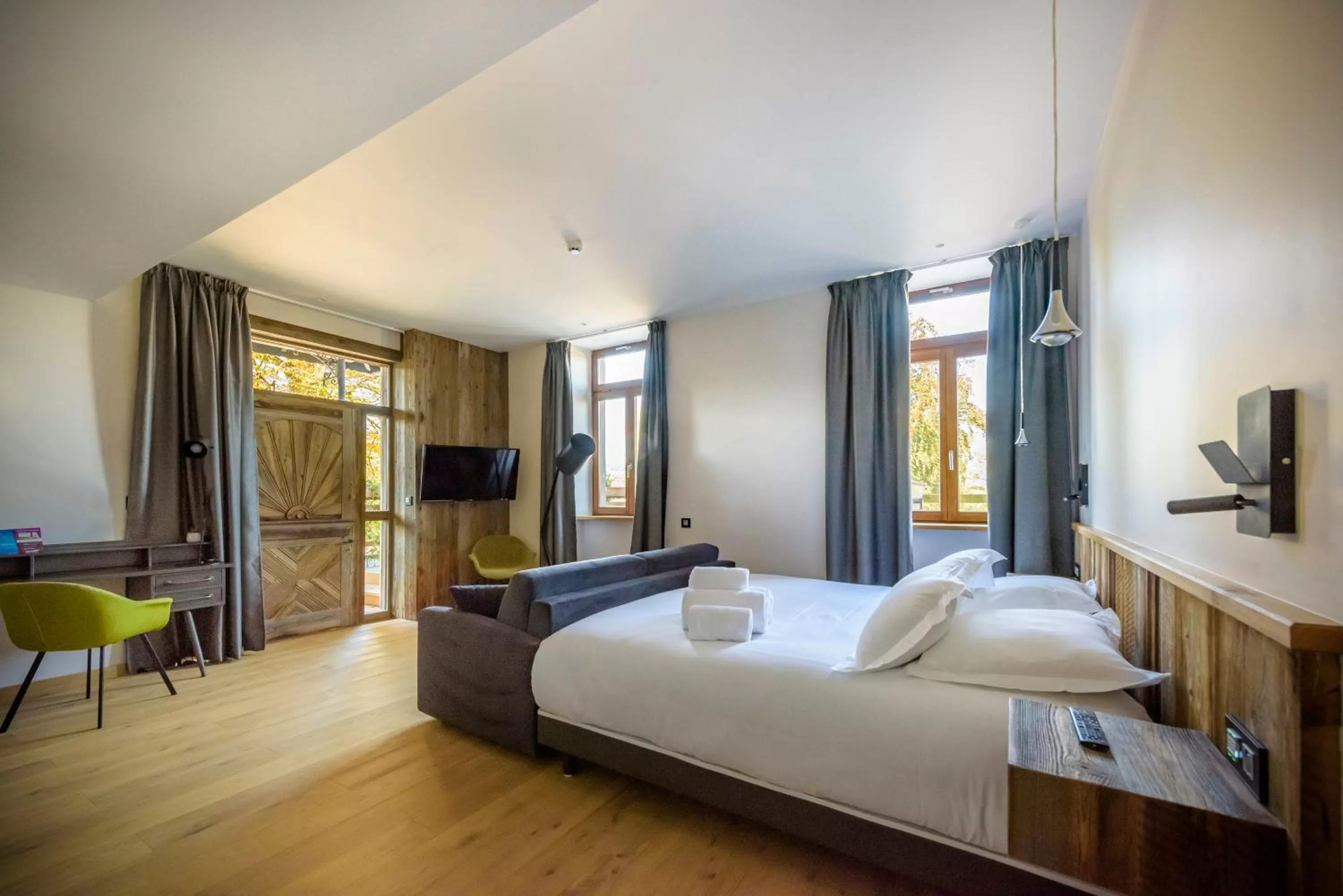 Bed in Hôtel La Garenne