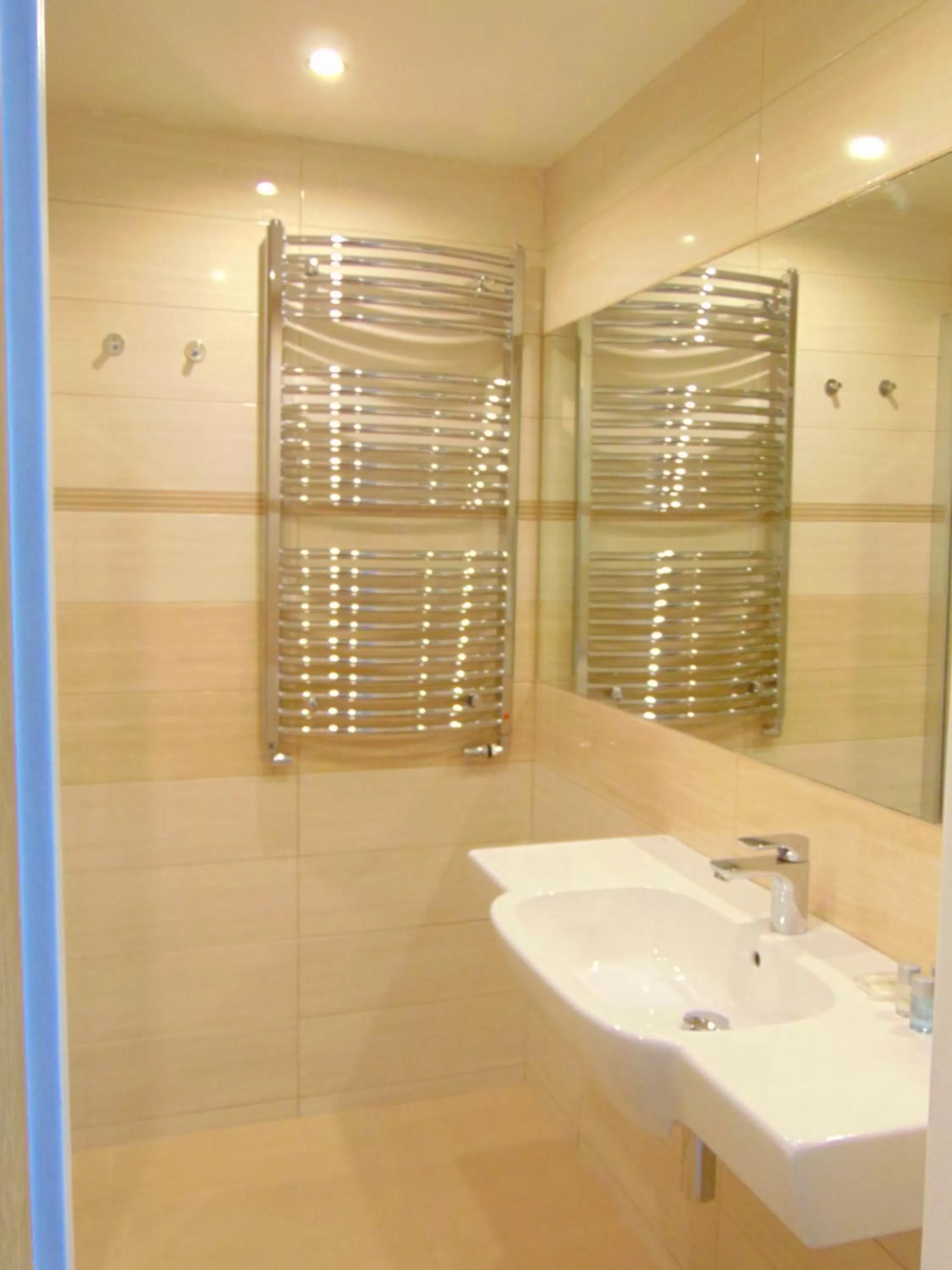 Shower in Hotel Isora