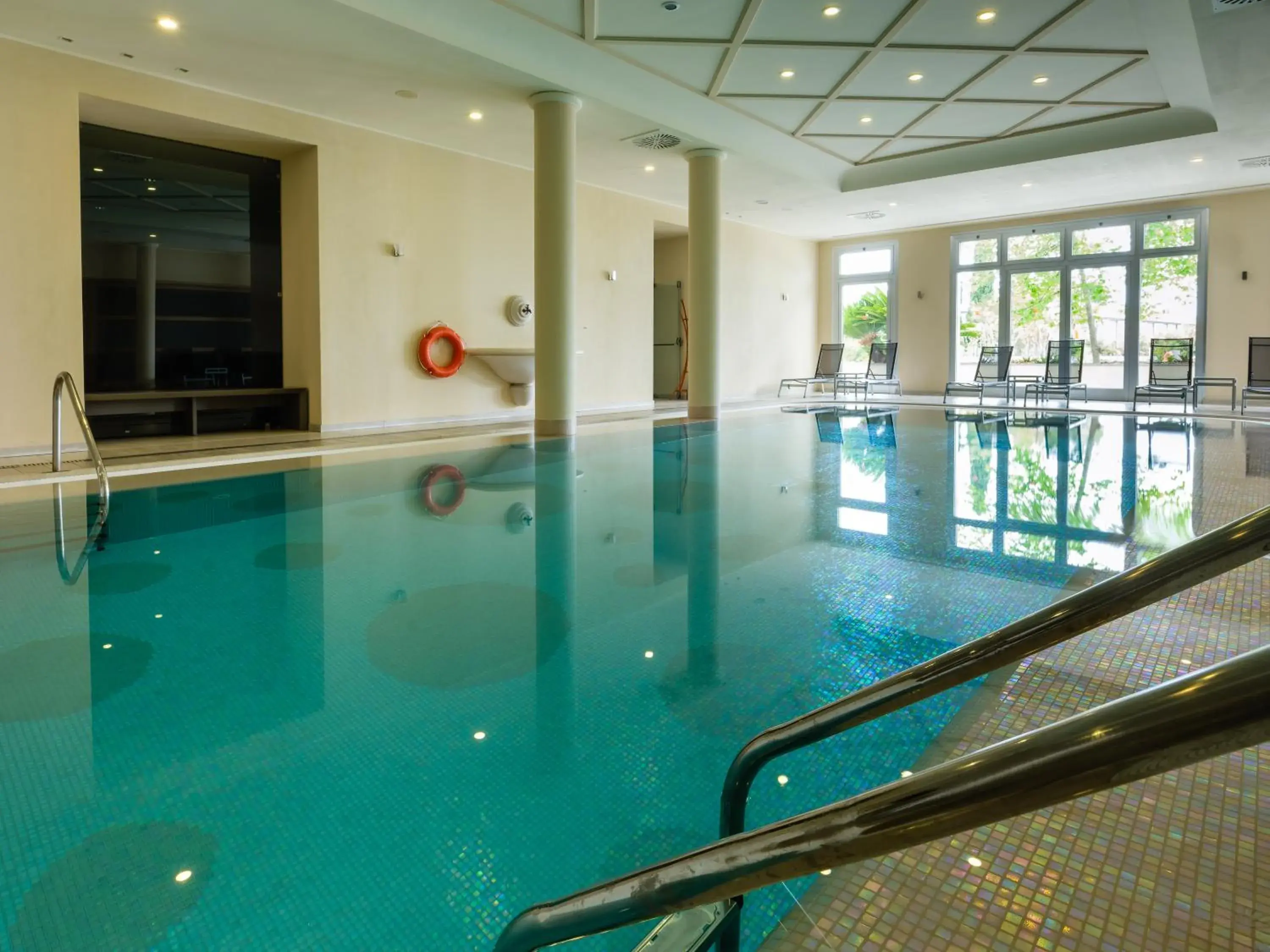 Swimming Pool in Parc Hotel Germano Suites & Apartments