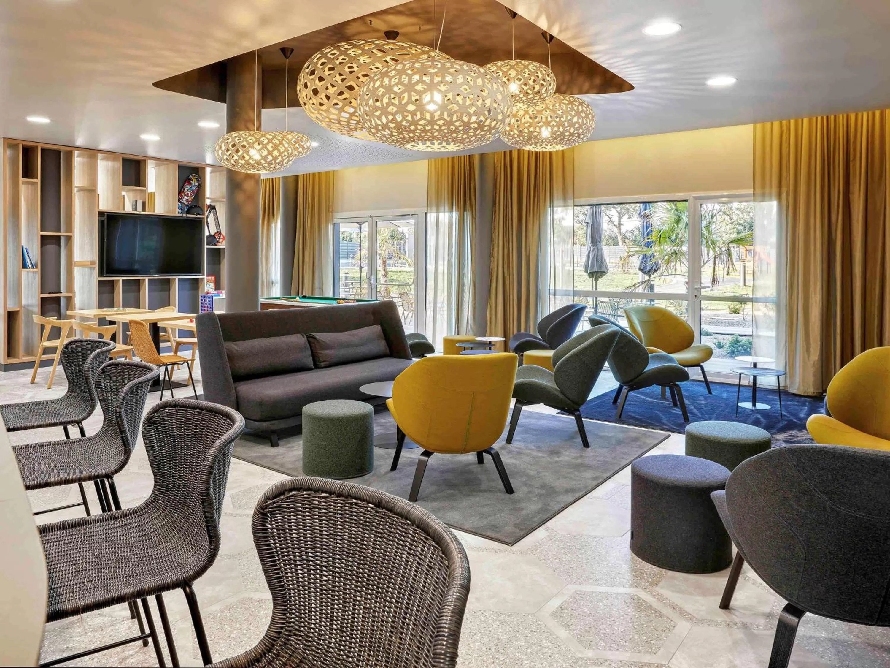 Lounge or bar in Aparthotel & Spa Adagio Vannes