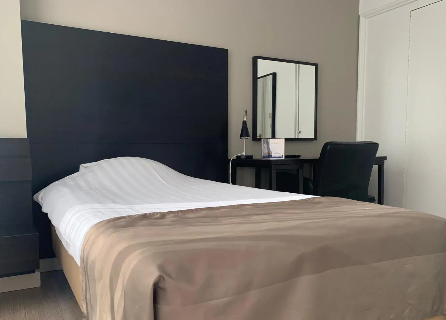 Bed in City Hotel Bergen op Zoom