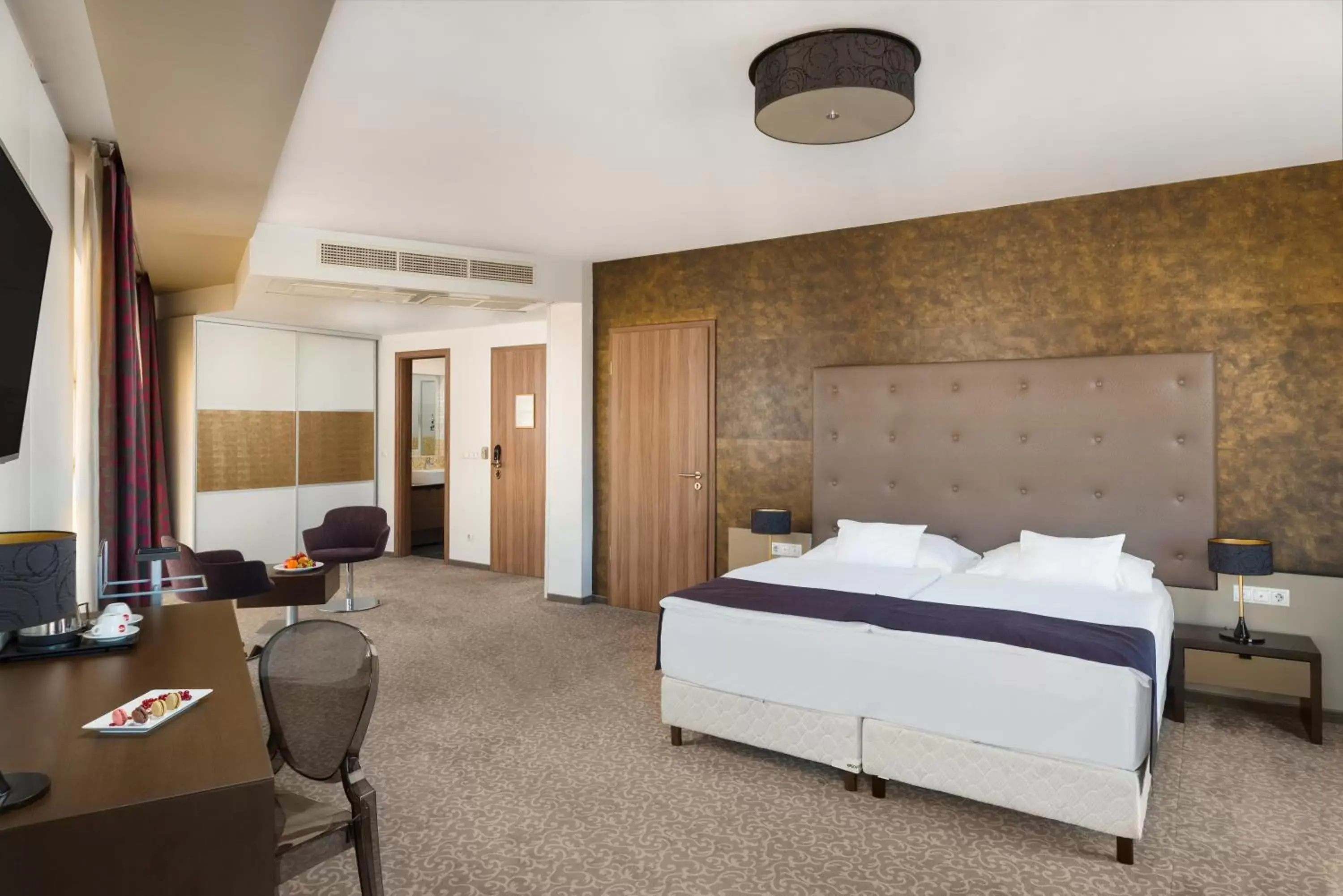 Bedroom, Bed in Corso Hotel Pécs Bedroom, Bed in Corso Hotel Pécs