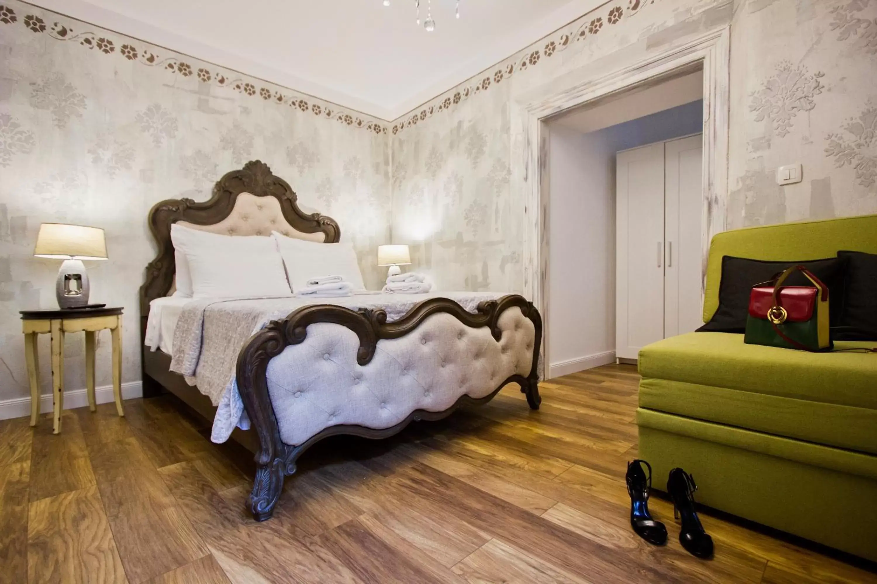 Bed in Plaza Marchi Old Town - MAG Quaint & Elegant Boutique Hotels