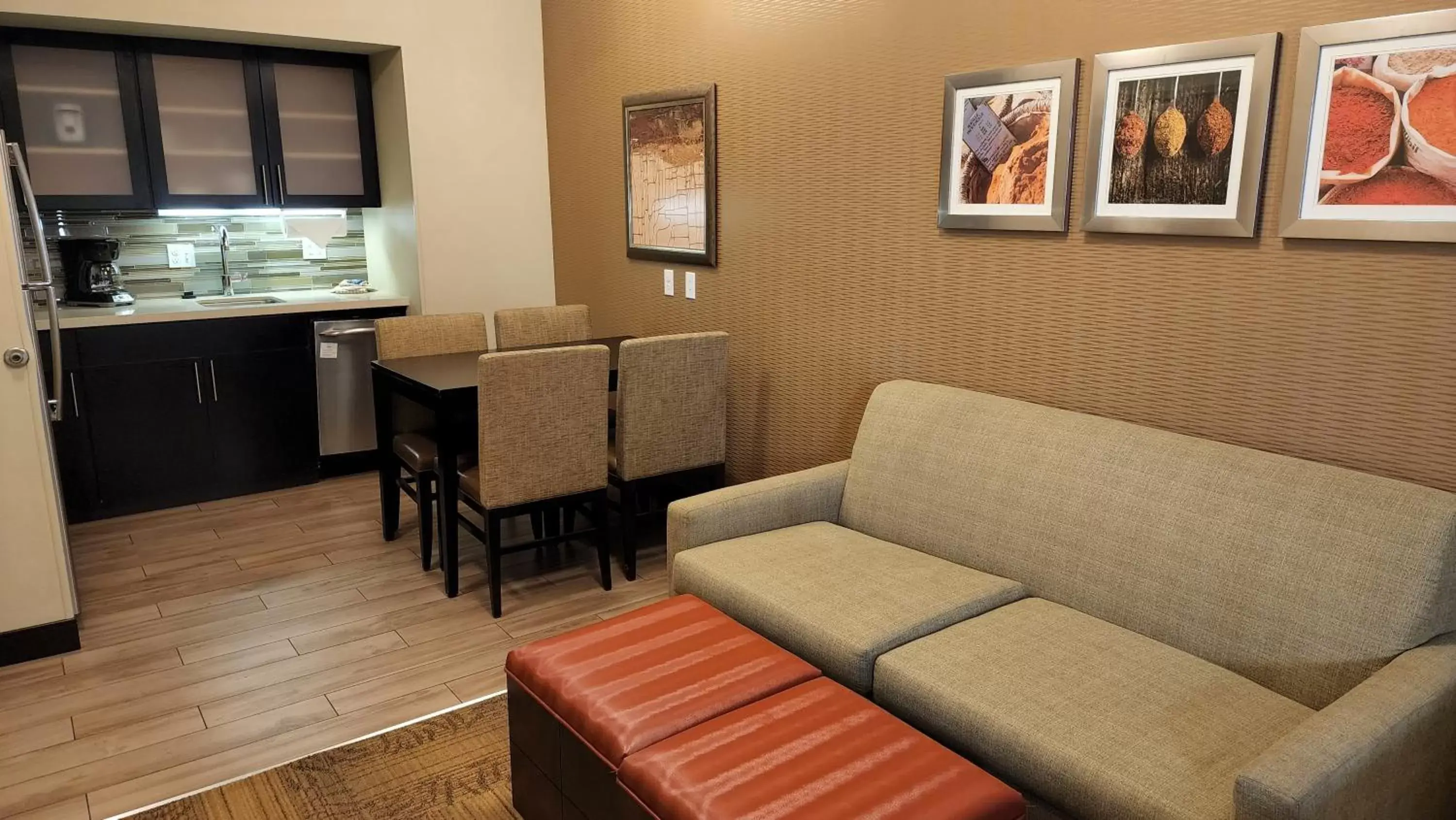 Photo of the whole room, Seating Area in Staybridge Suites Denver Downtown, an IHG Hotel