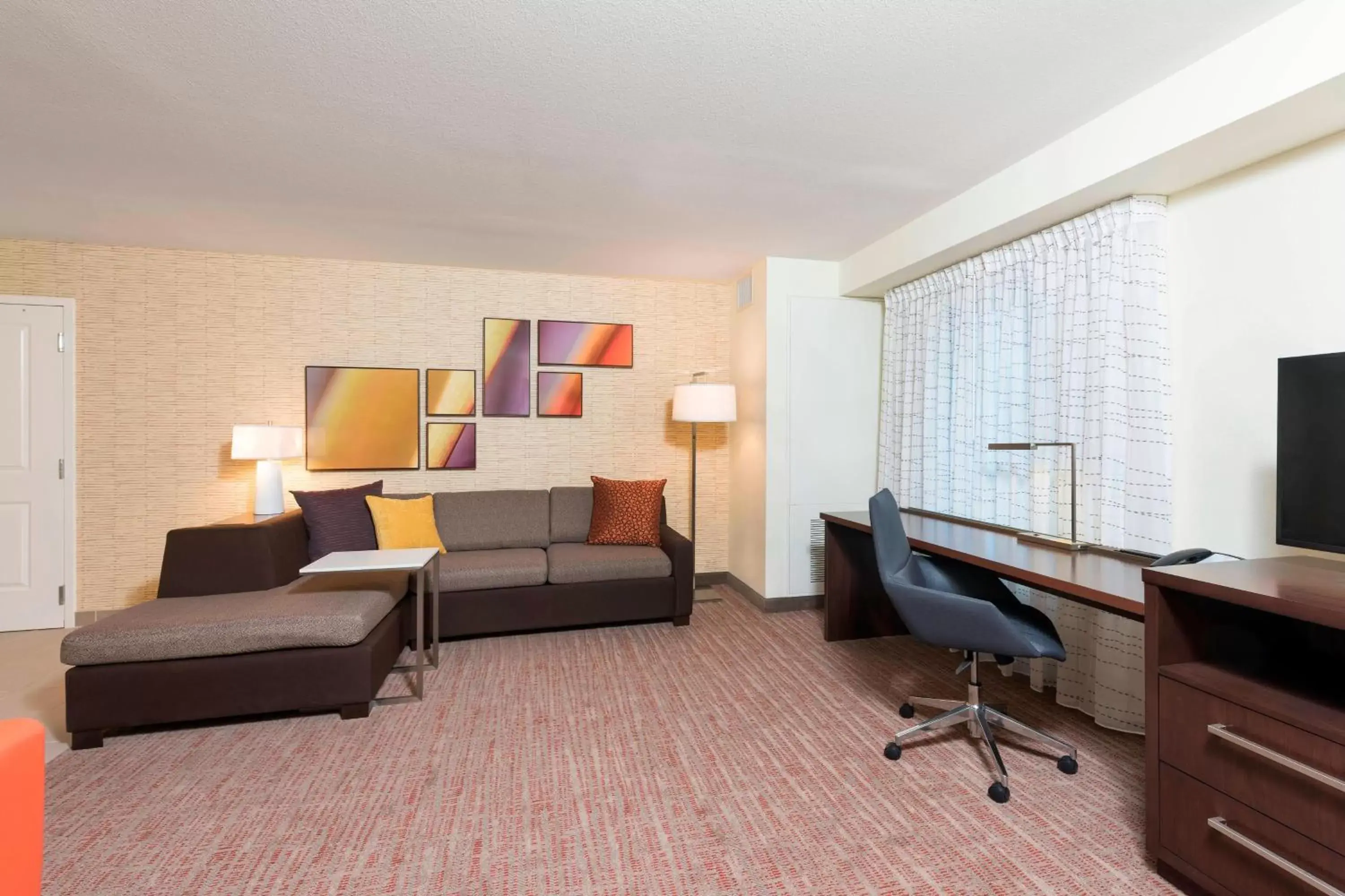 Living room in Residence Inn by Marriott Milwaukee West
