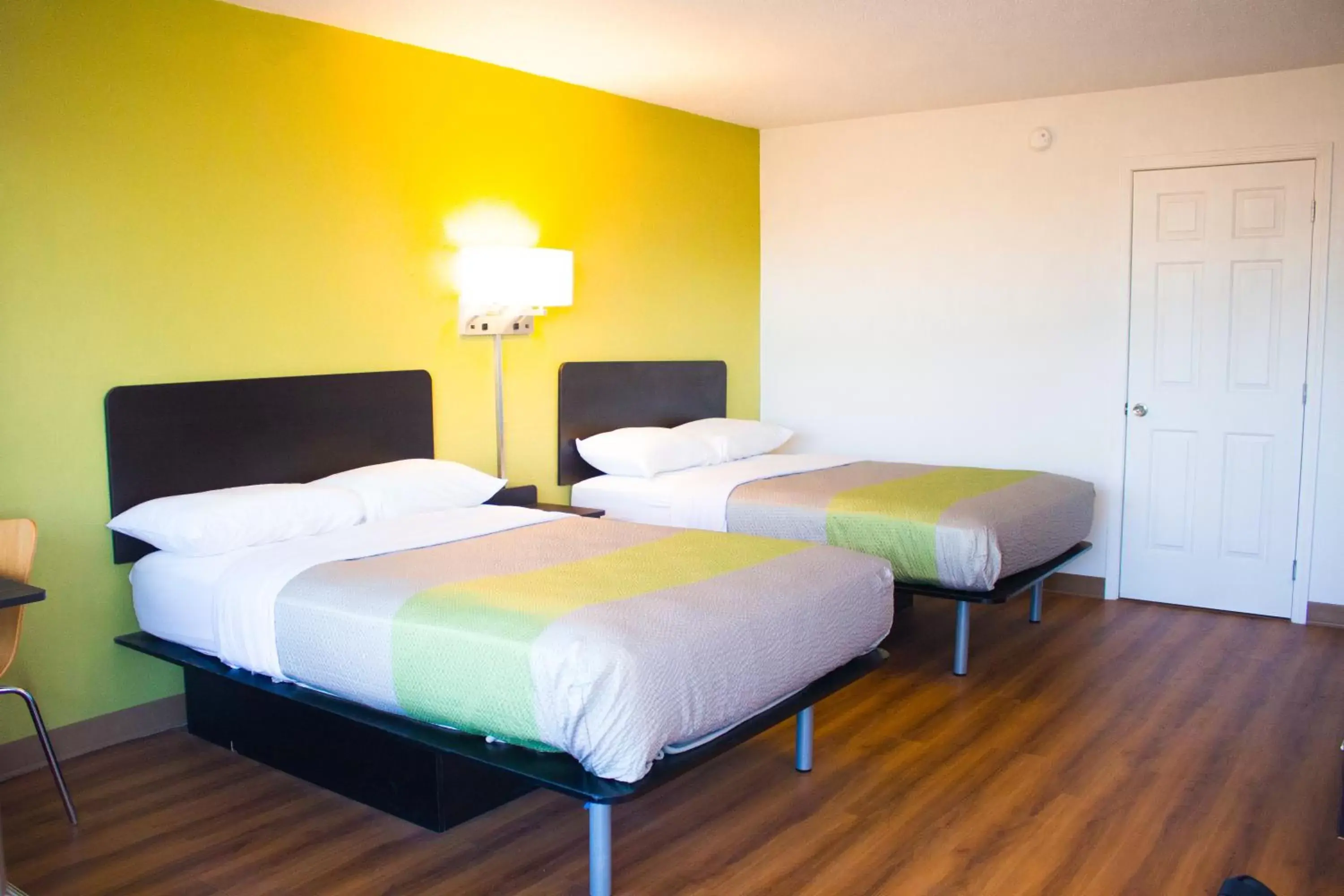 Bed in Motel 6-Chilhowie, VA Bed in Motel 6-Chilhowie, VA