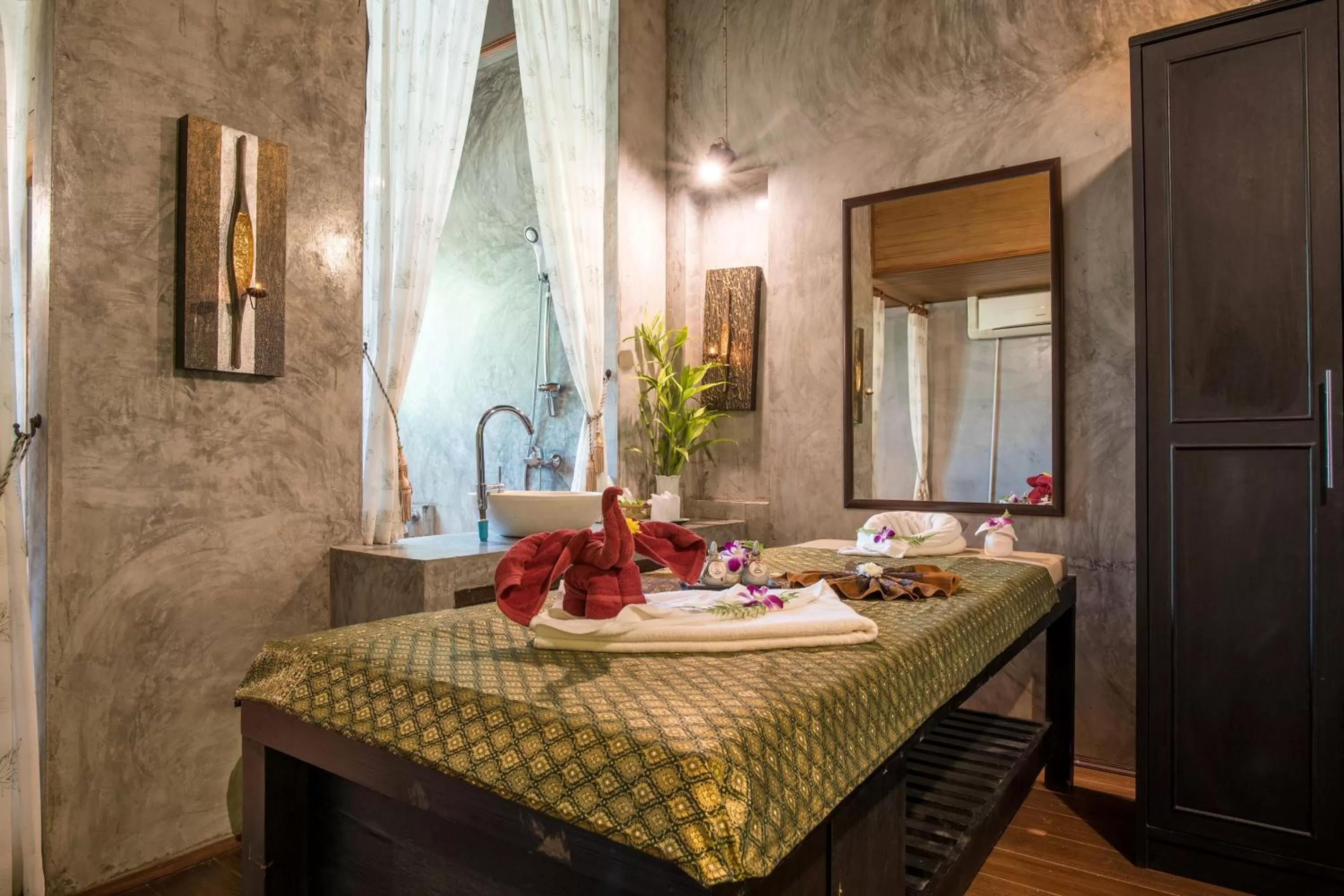 Massage in ThaiLife Wellness & Meditation Resort- SHA Plus