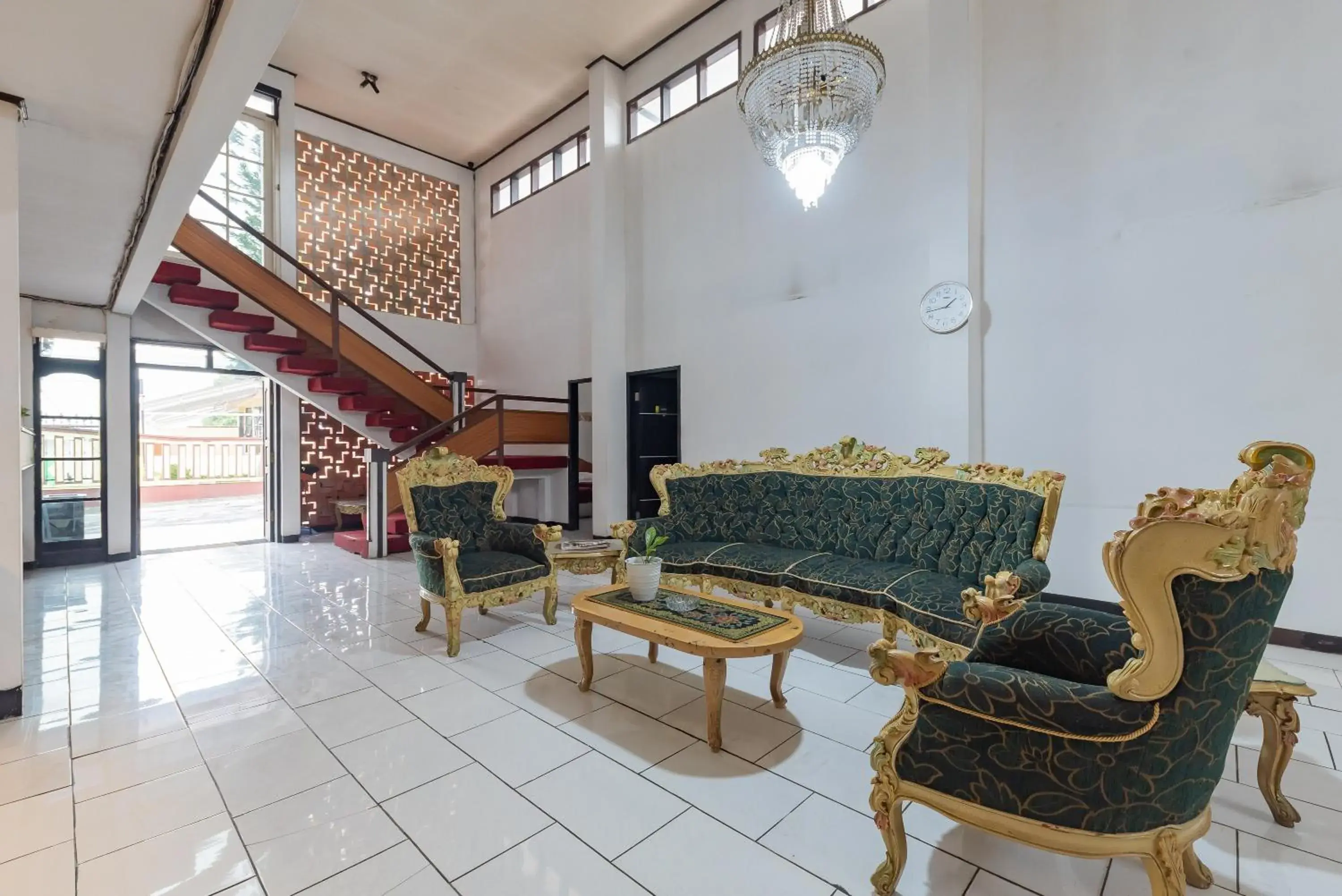Seating area, Lobby/Reception in RedDoorz near Alun-Alun Kota Sukabumi