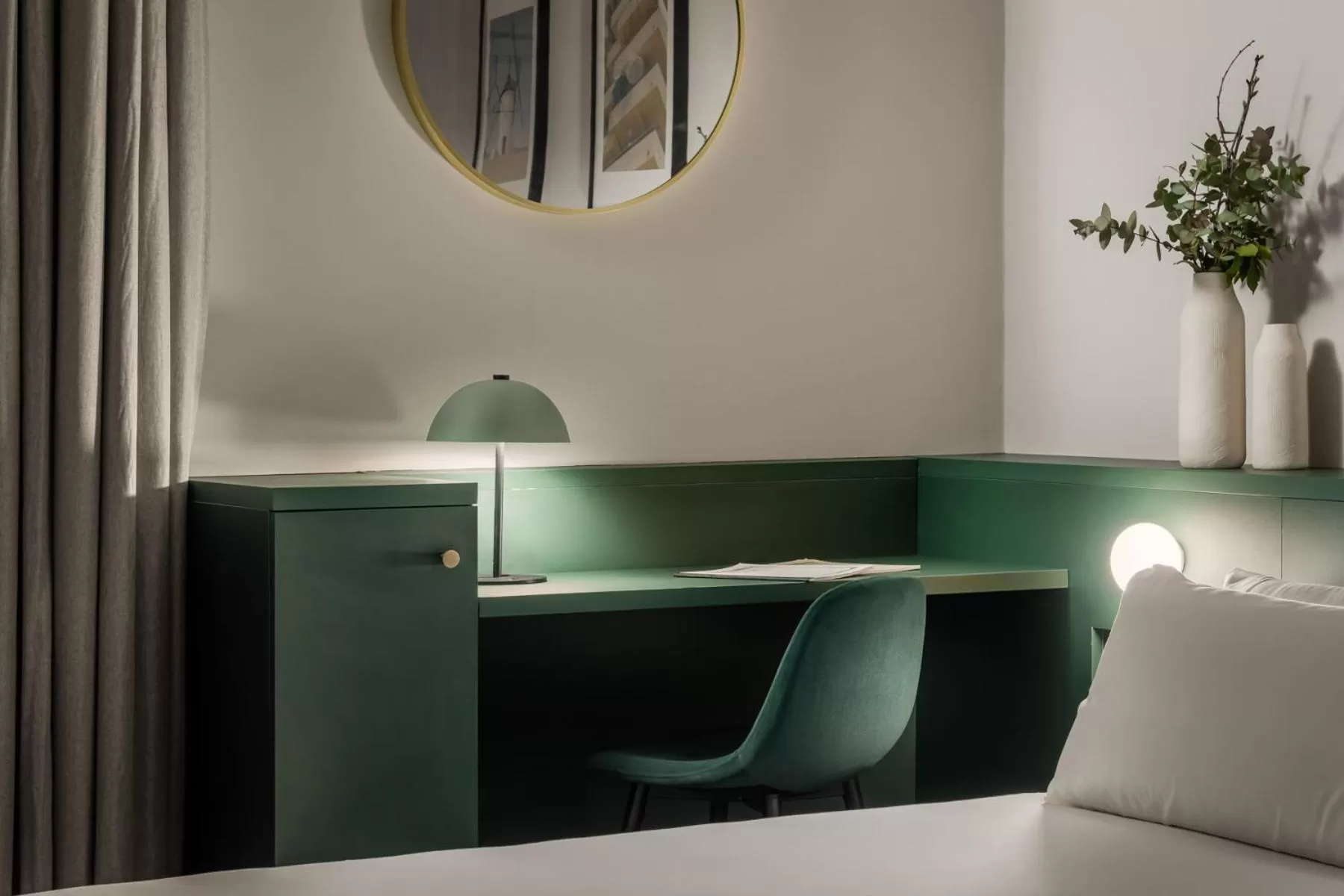 Bedroom, Bed in BYPILLOW Mothern