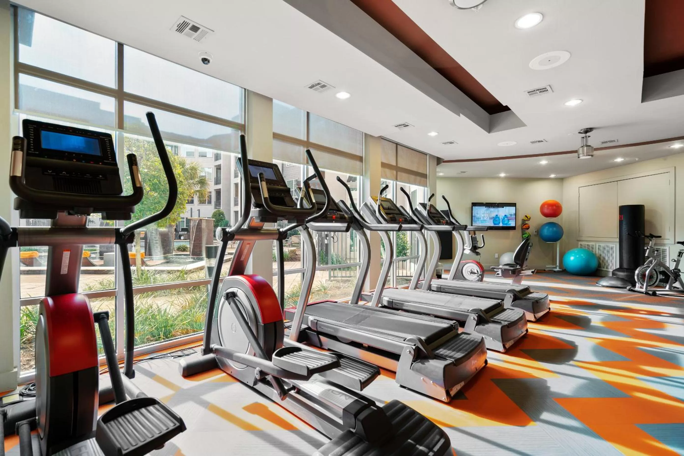 Fitness centre/facilities in Kasa Love Field-Medical District Dallas