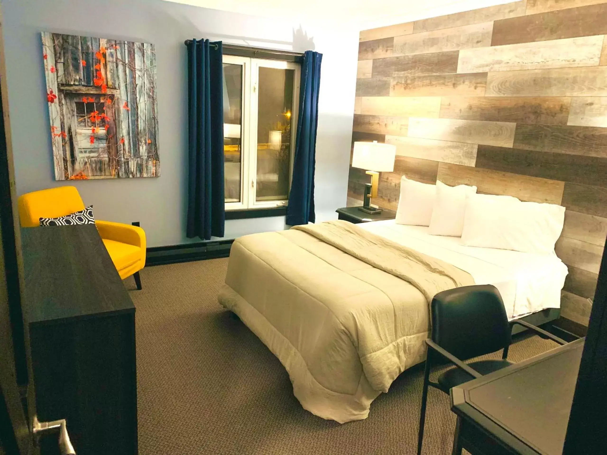 Bed in Acadian Hotel