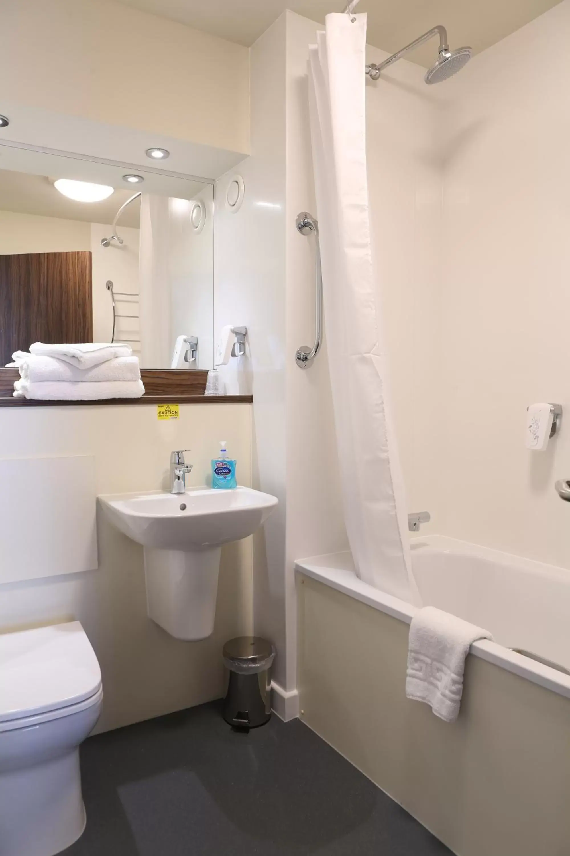 Bathroom in Harbour Spring, Peterhead by Marston's Inns