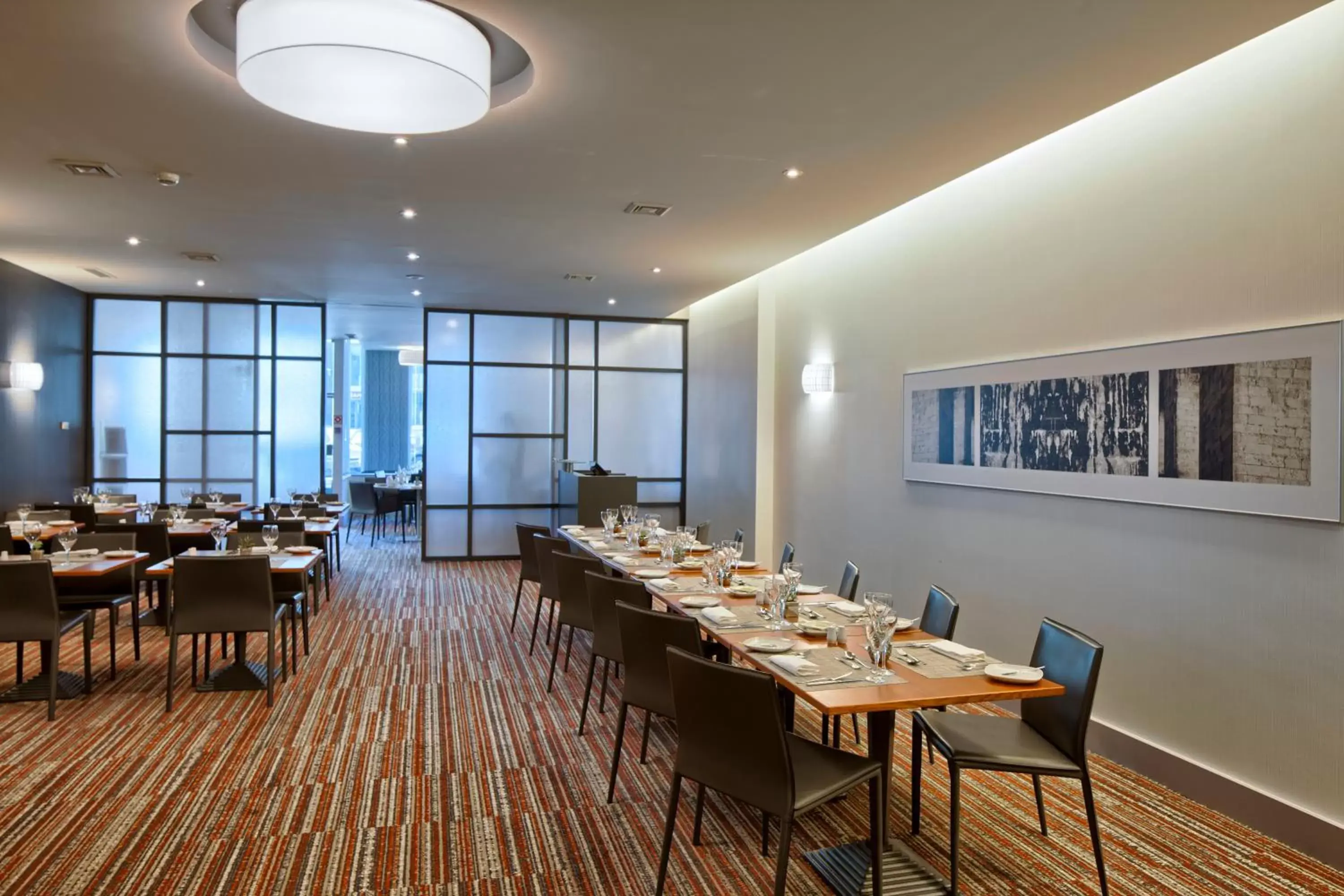 Restaurant/places to eat in Hotel Mercure Lisboa Restaurant/places to eat in Hotel Mercure Lisboa