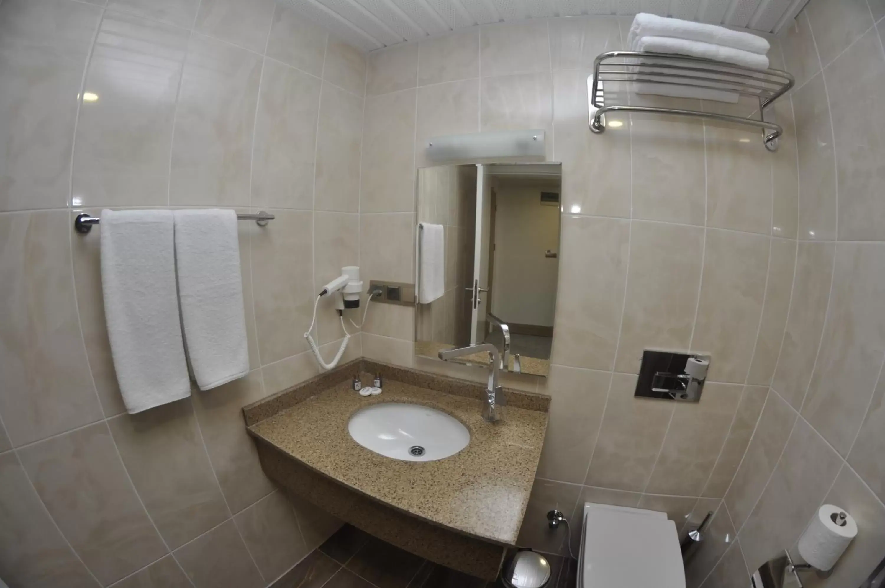 Bathroom in Ozyigit Otel