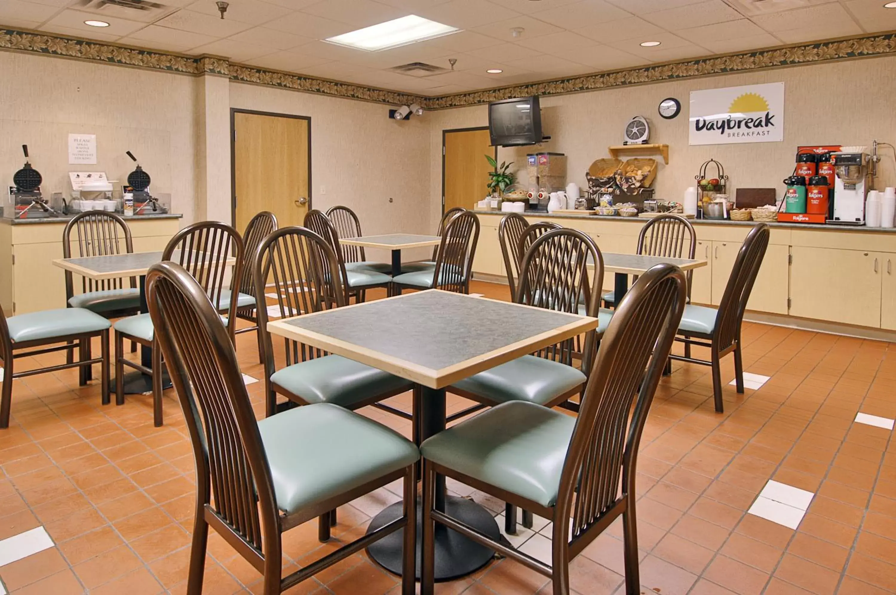Restaurant/places to eat in Days Inn & Suites by Wyndham Bridgeport - Clarksburg Restaurant/places to eat in Days Inn & Suites by Wyndham Bridgeport - Clarksburg