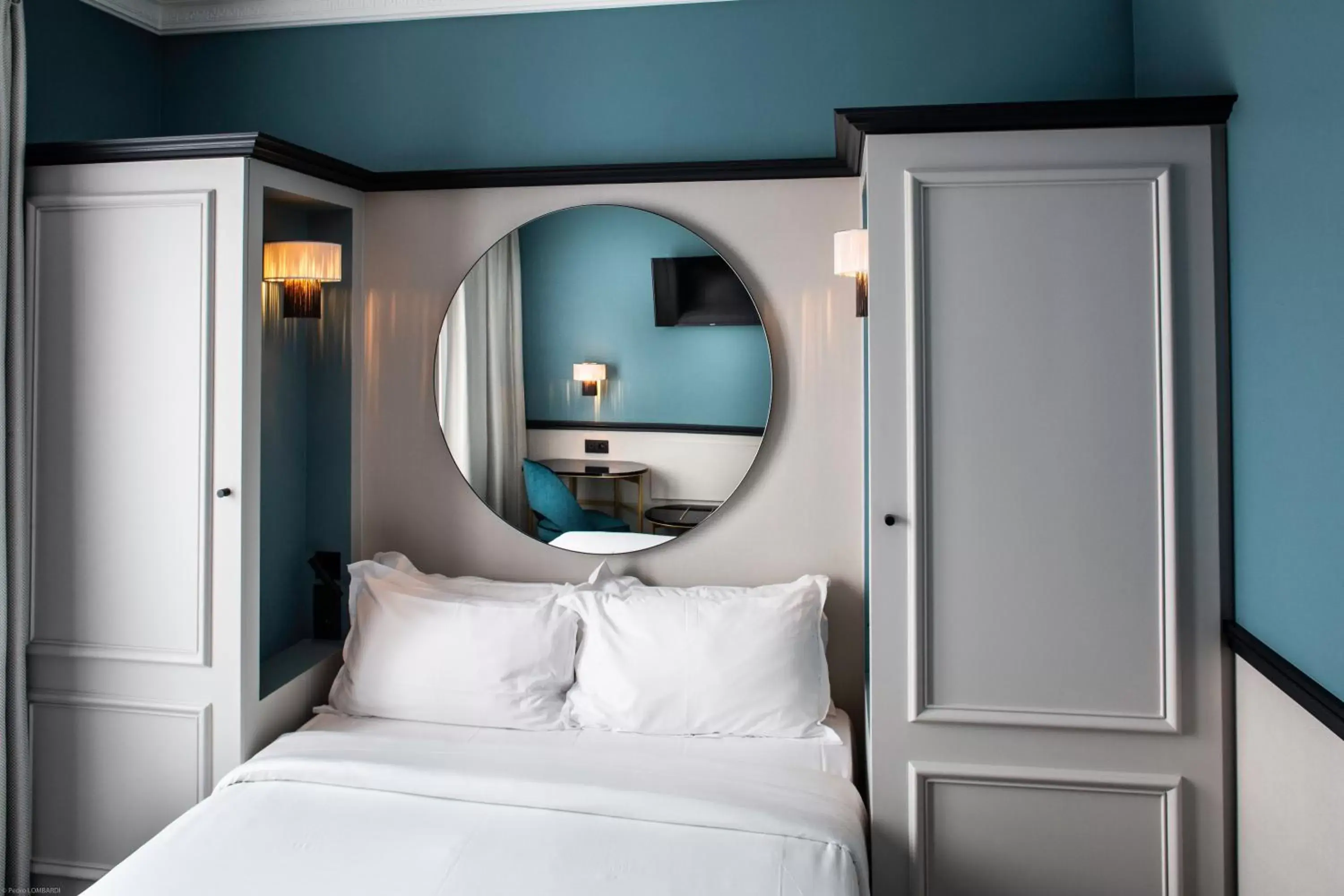 Bedroom, Bed in Lenox Montparnasse