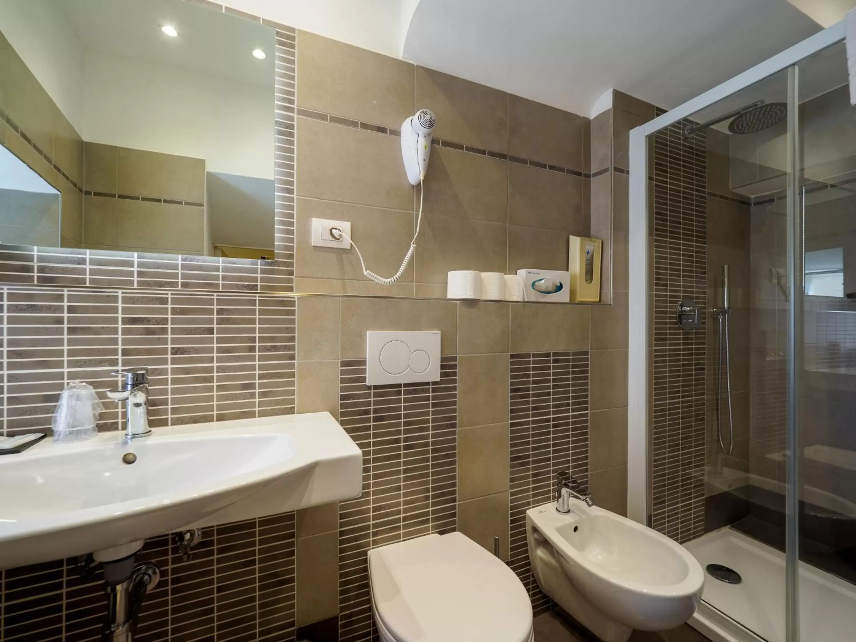 Bathroom in Hotel La Rosetta